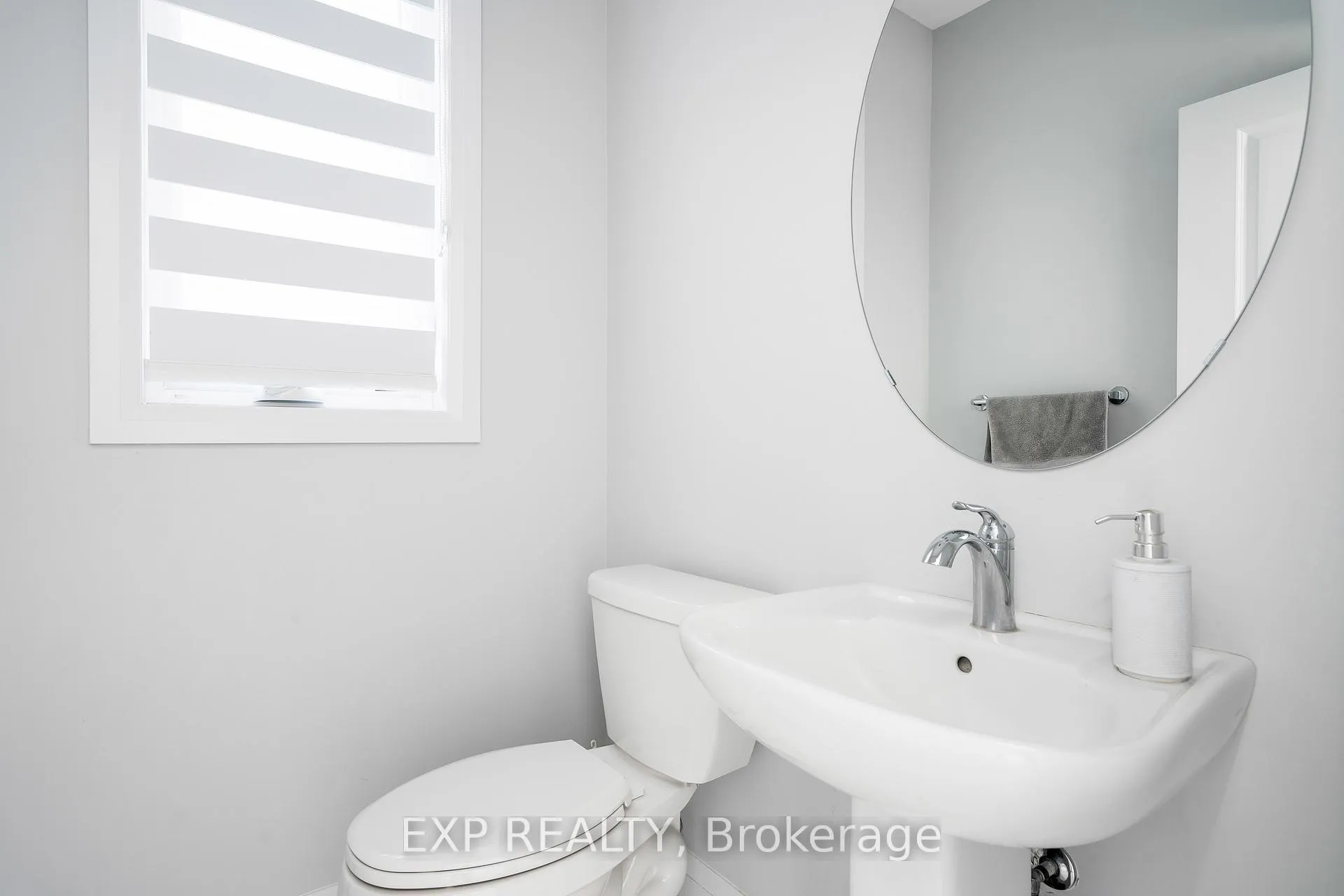 Photo 11 of 34 Periwinkle Road, Springwater, Midhurst — HOMEH
