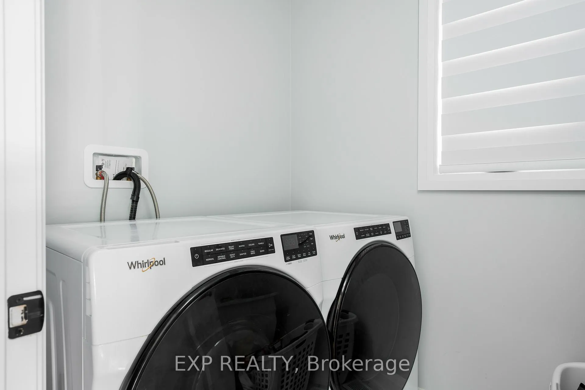 Photo 12 of 34 Periwinkle Road, Springwater, Midhurst — HOMEH