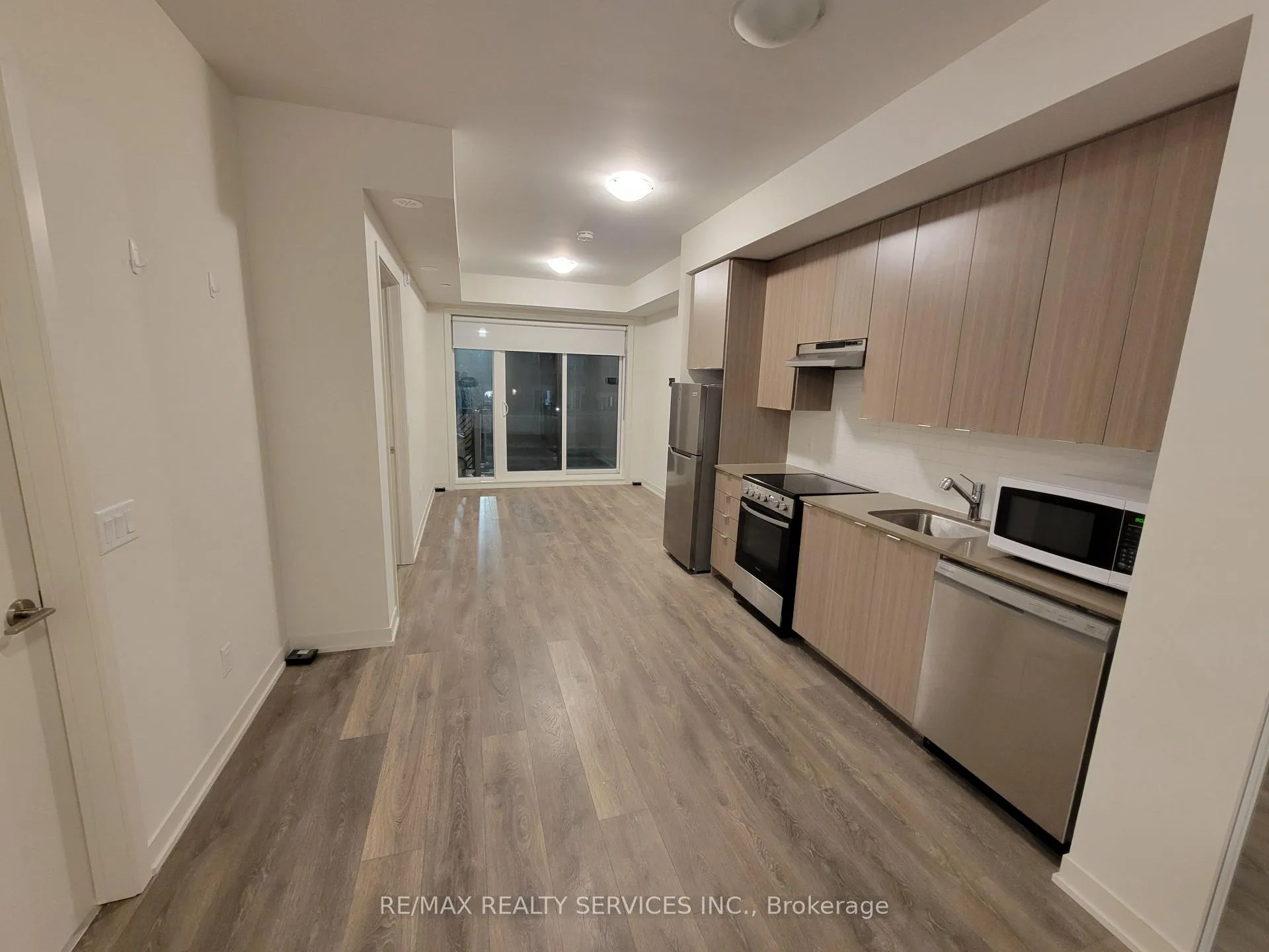 Photo 2 of 62 Sky Harbour Drive, Brampton, Brampton West — HOMEH