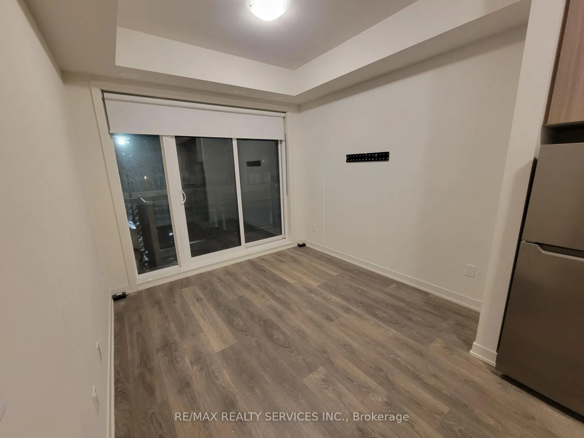 Photo 11 of 62 Sky Harbour Drive, Brampton, Brampton West — HOMEH