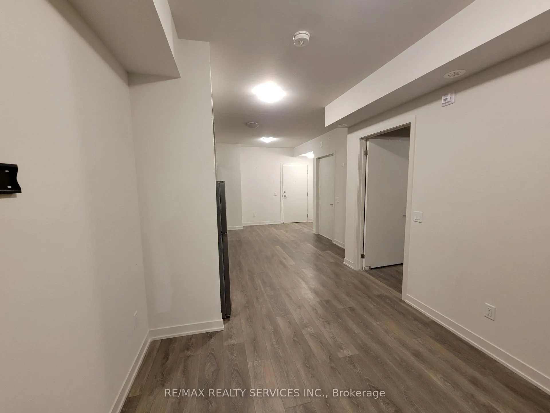Photo 12 of 62 Sky Harbour Drive, Brampton, Brampton West — HOMEH