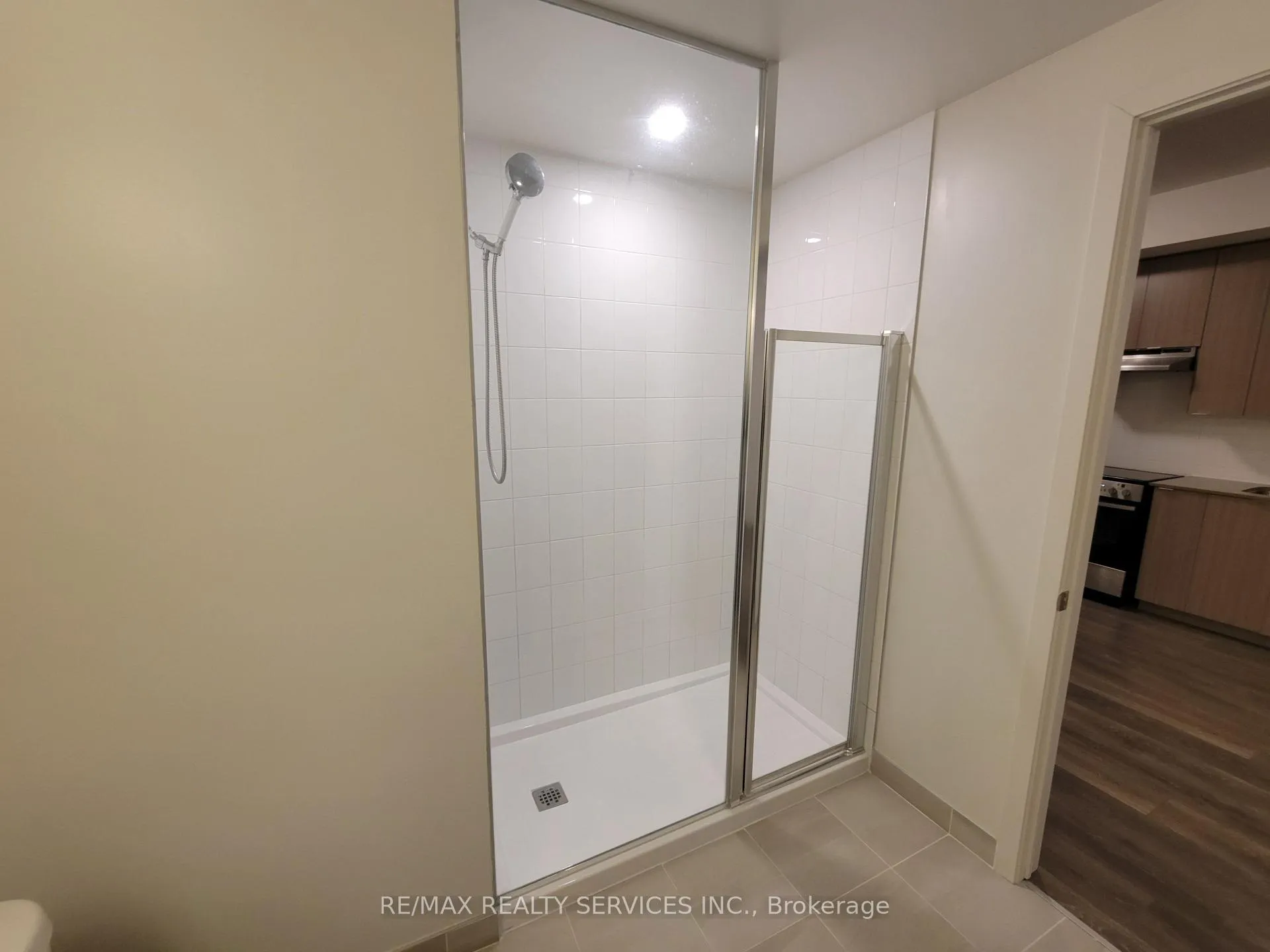 Photo 15 of 62 Sky Harbour Drive, Brampton, Brampton West — HOMEH