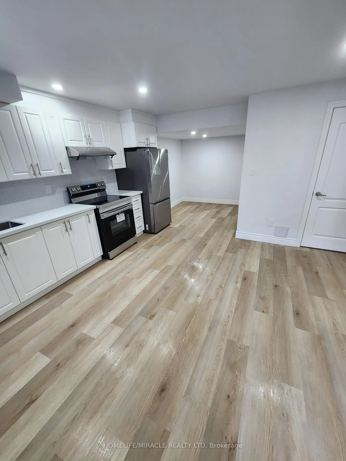 Photo 2 of 372 Valleyway Drive, Brampton, Credit Valley — HOMEH