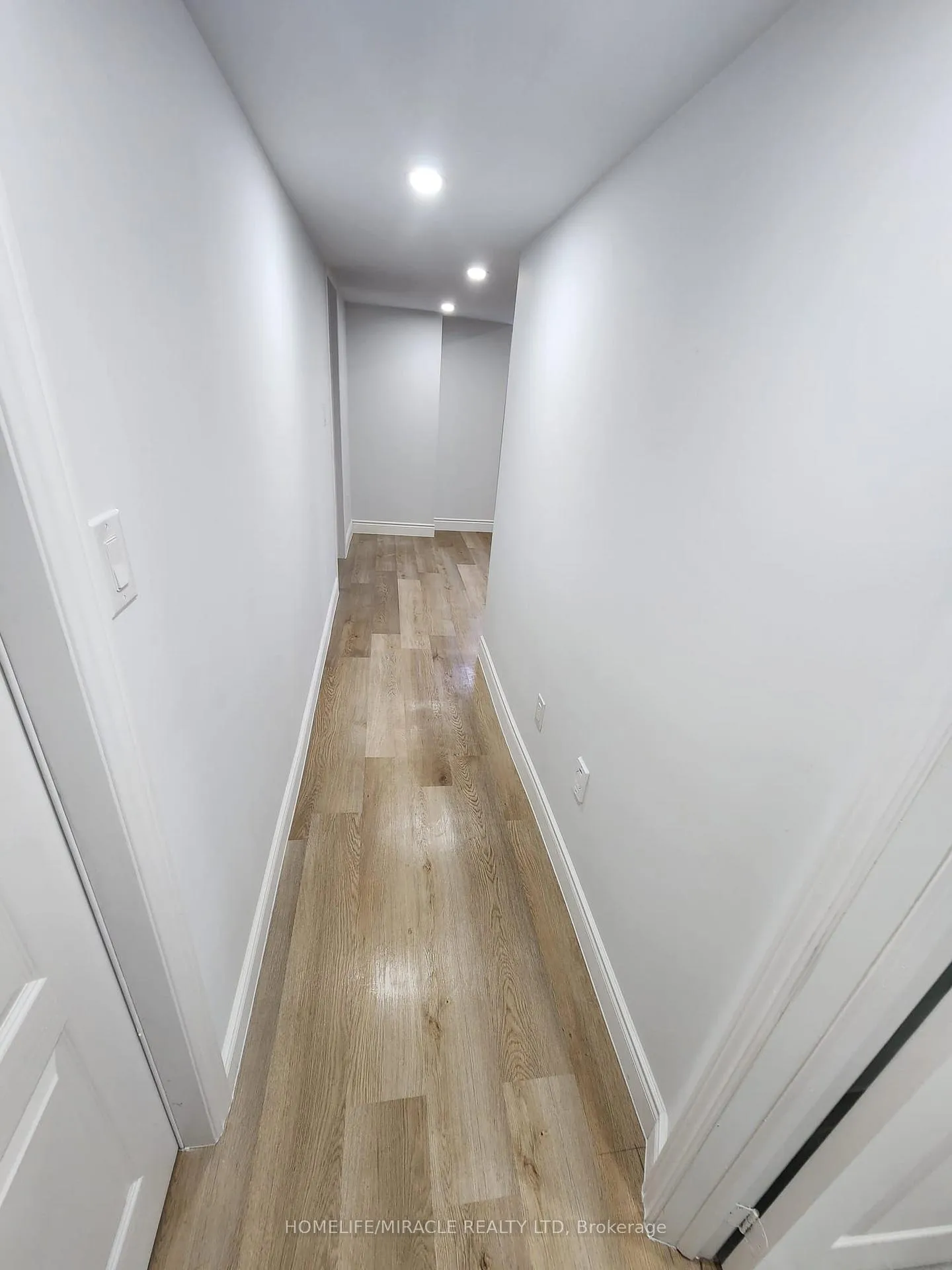 Photo 8 of 372 Valleyway Drive, Brampton, Credit Valley — HOMEH