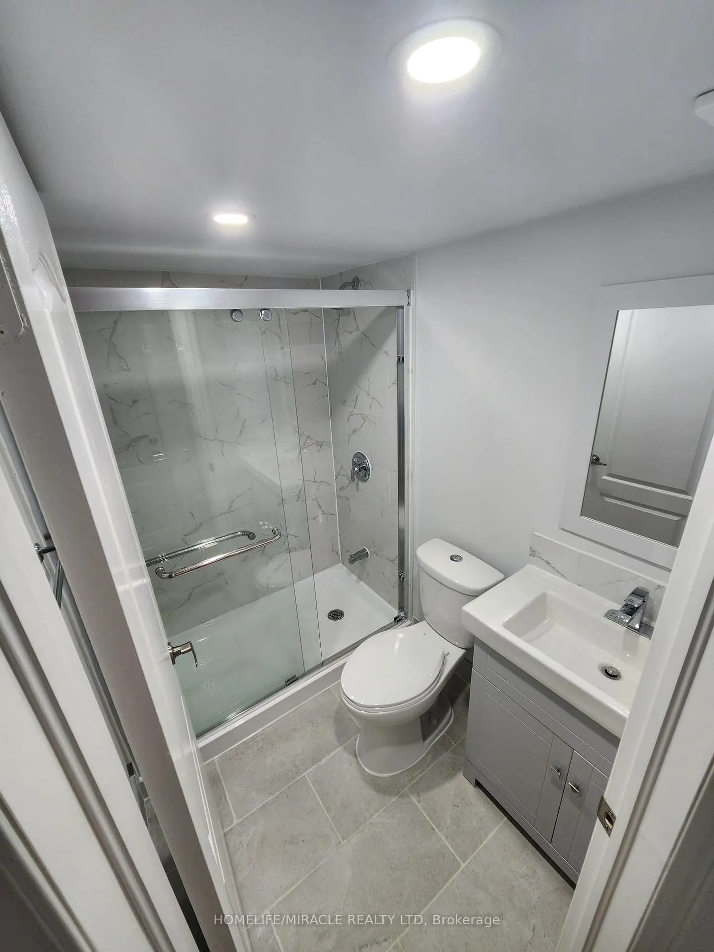 Photo 9 of 372 Valleyway Drive, Brampton, Credit Valley — HOMEH