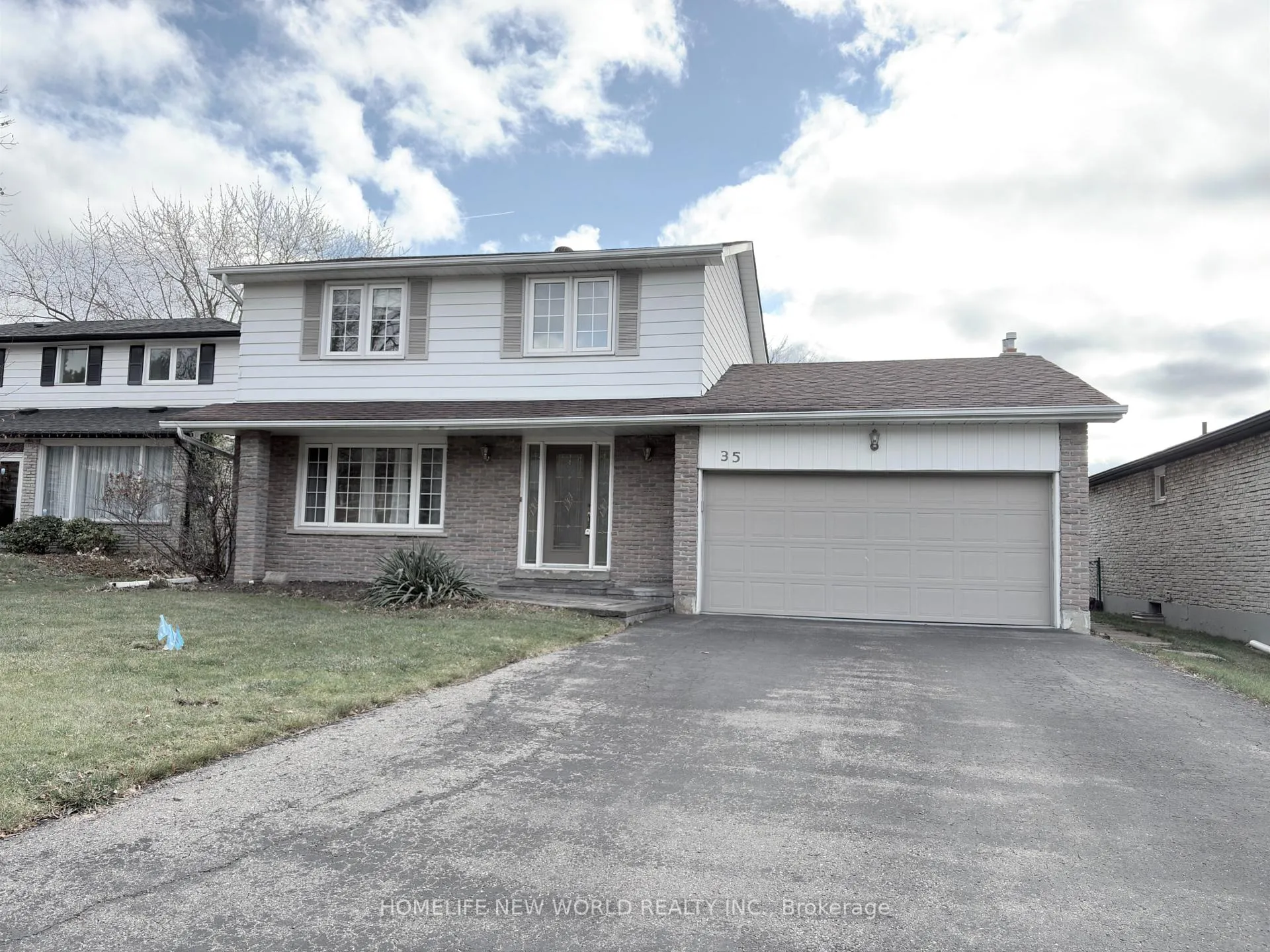 Photo 3 of 35 Shieldmark Crescent, Markham, Royal Orchard — HOMEH