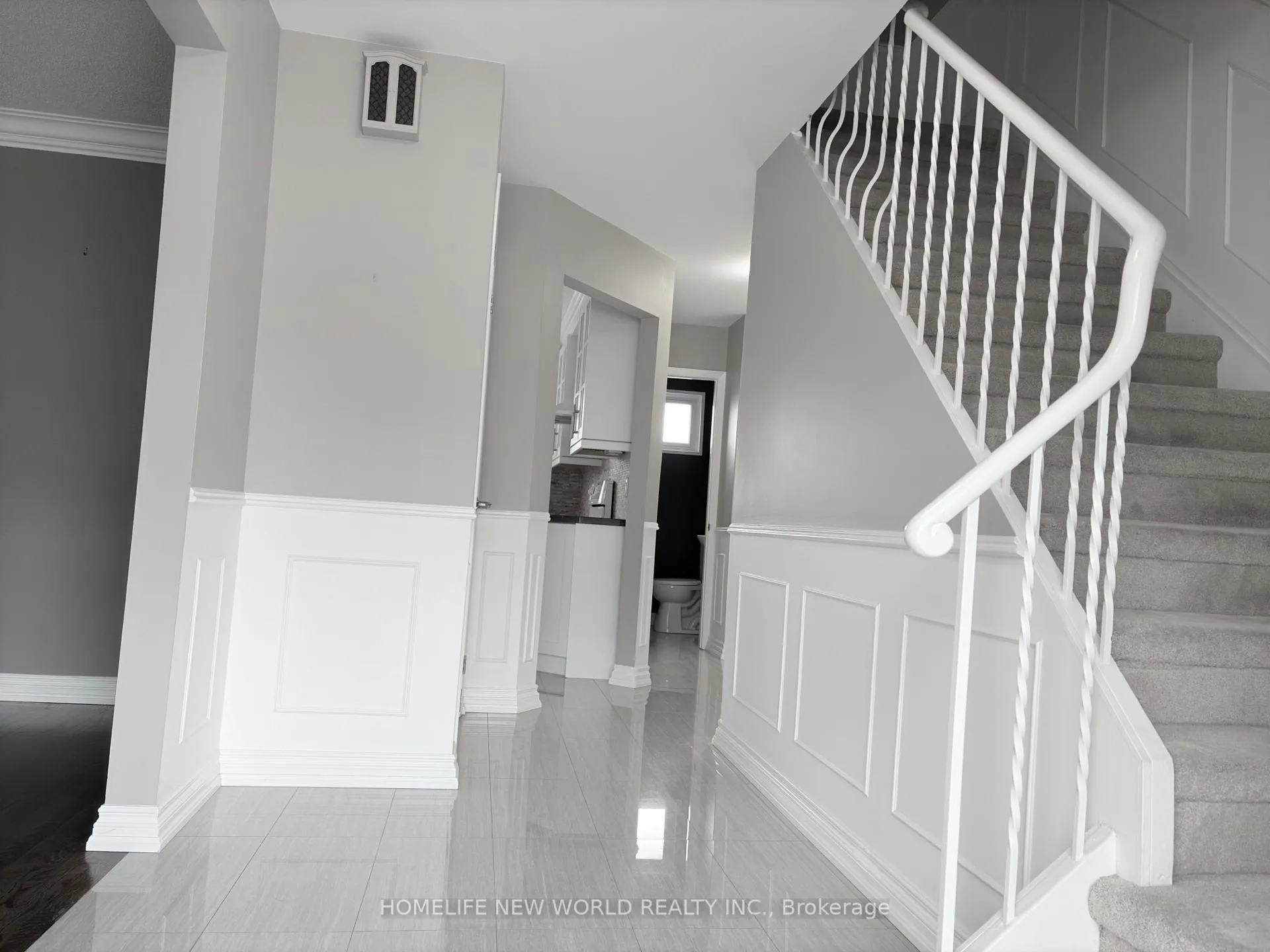 Photo 4 of 35 Shieldmark Crescent, Markham, Royal Orchard — HOMEH