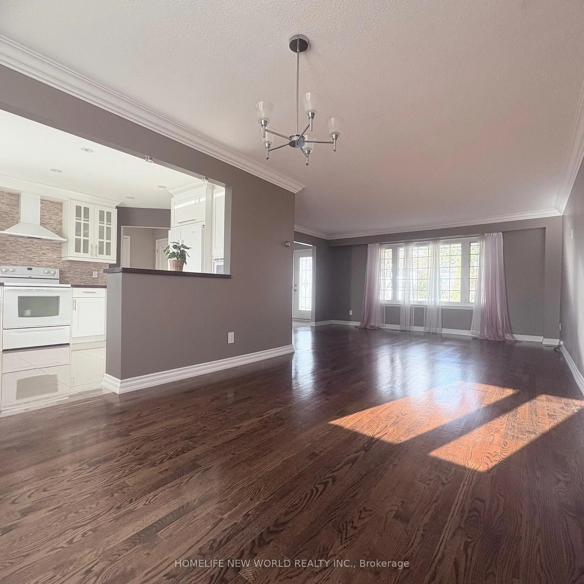 Photo 11 of 35 Shieldmark Crescent, Markham, Royal Orchard — HOMEH