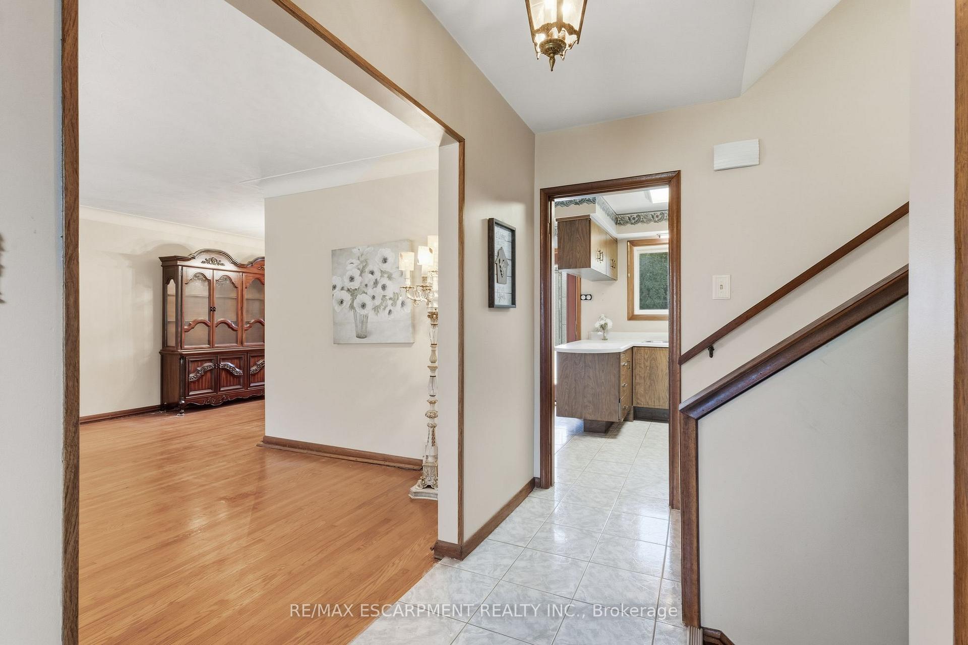 Photo 7 of 241 Tottenham Road, Burlington, Appleby — HOMEH