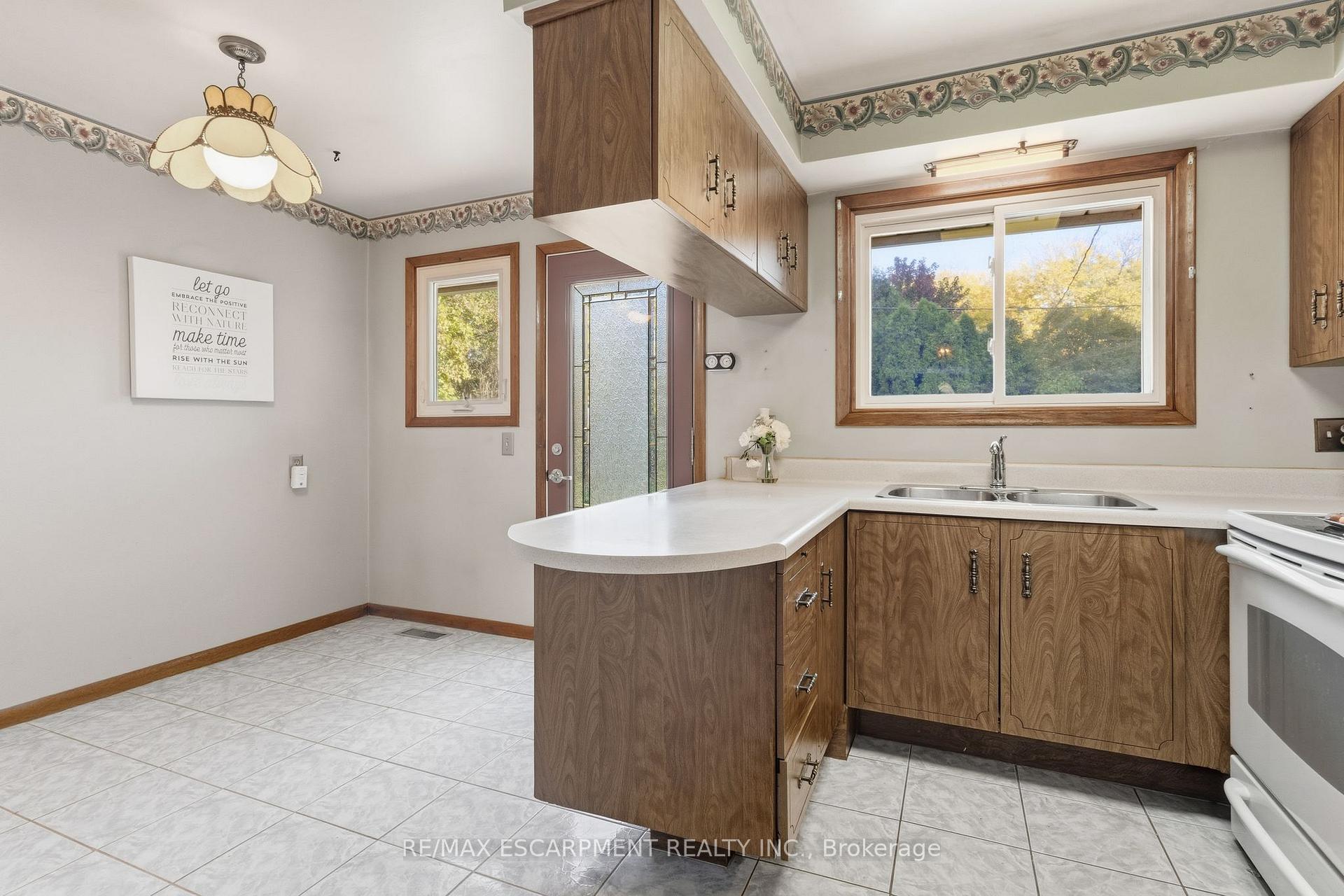 Photo 8 of 241 Tottenham Road, Burlington, Appleby — HOMEH