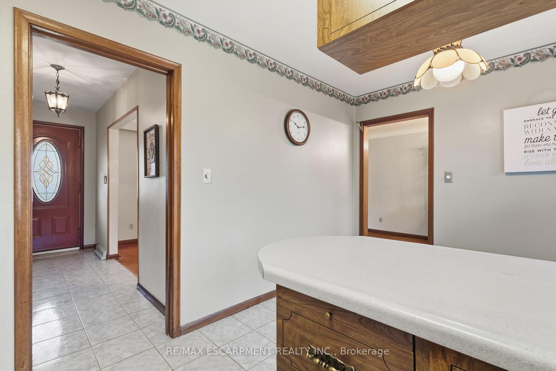 Photo 11 of 241 Tottenham Road, Burlington, Appleby — HOMEH