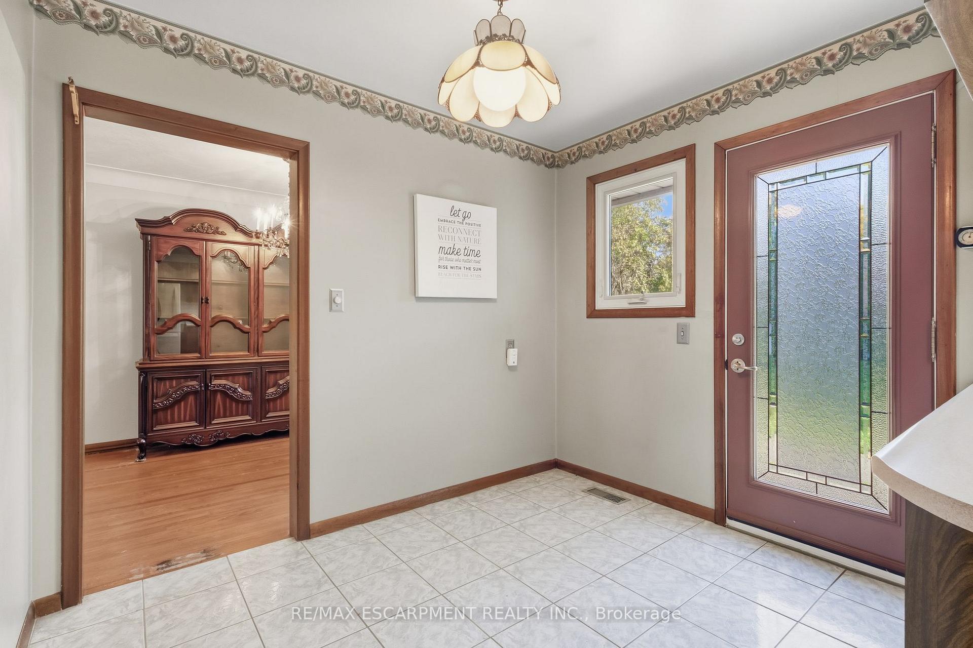 Photo 12 of 241 Tottenham Road, Burlington, Appleby — HOMEH