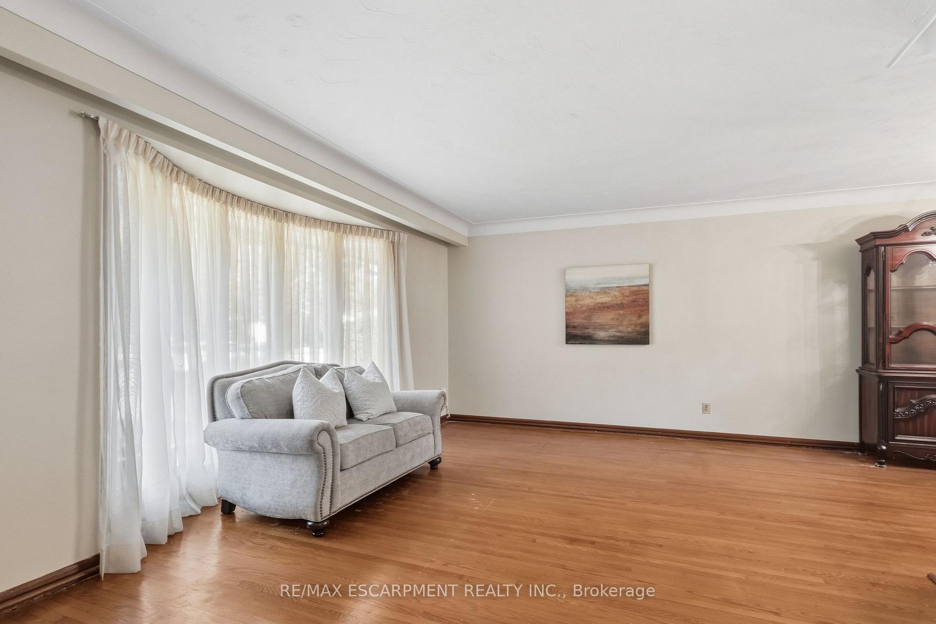 Photo 19 of 241 Tottenham Road, Burlington, Appleby — HOMEH
