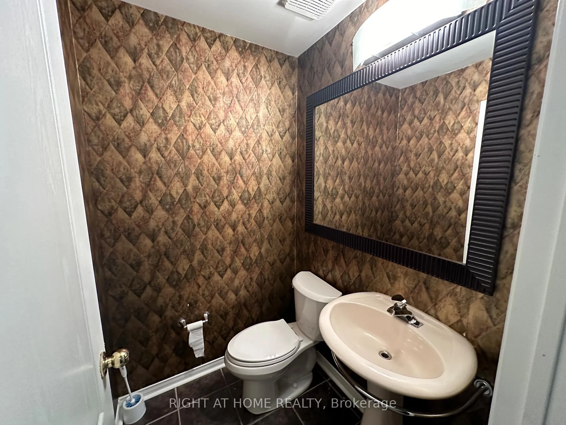 Photo 4 of 103 Millcliff Circle, Aurora, Aurora Grove — HOMEH