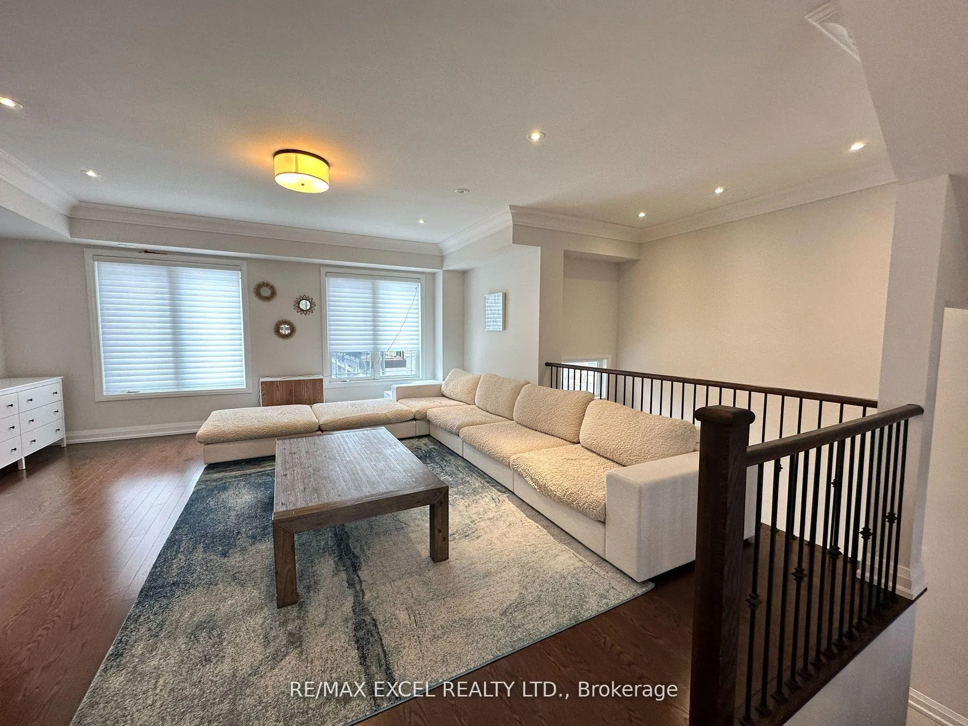 Photo 2 of 7 Caseley Way, Markham, Unionville — HOMEH