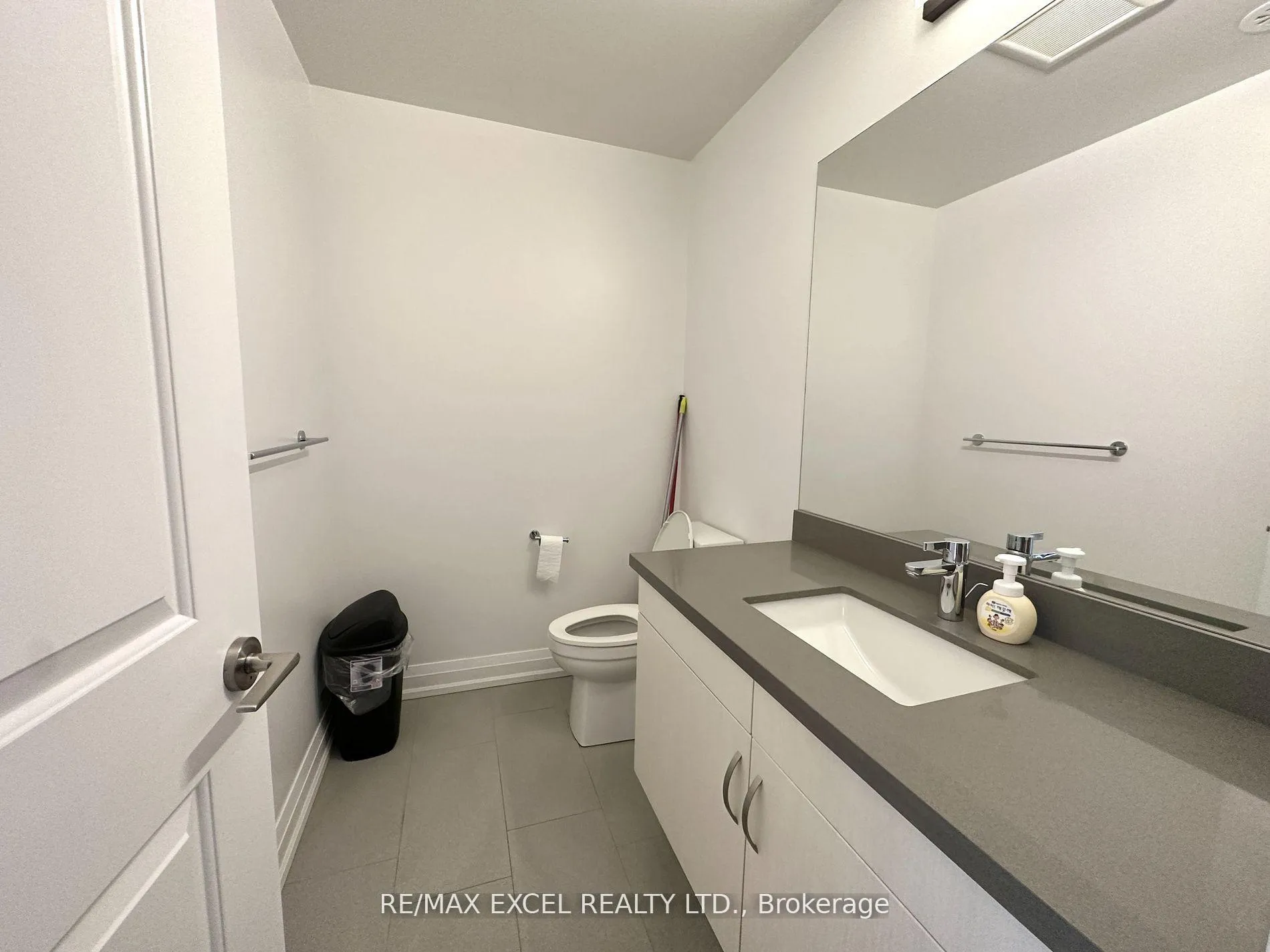 Photo 6 of 7 Caseley Way, Markham, Unionville — HOMEH