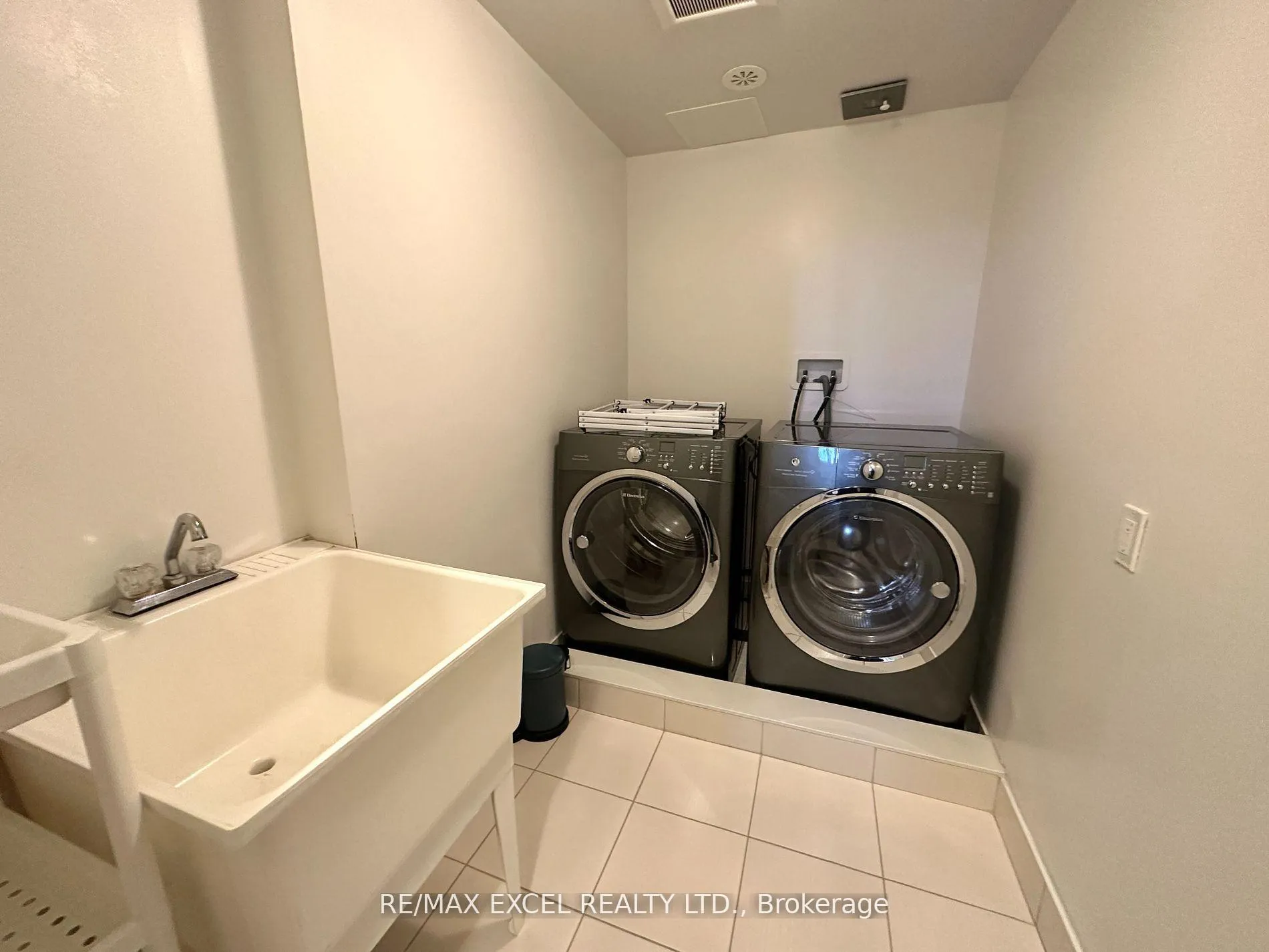 Photo 18 of 7 Caseley Way, Markham, Unionville — HOMEH