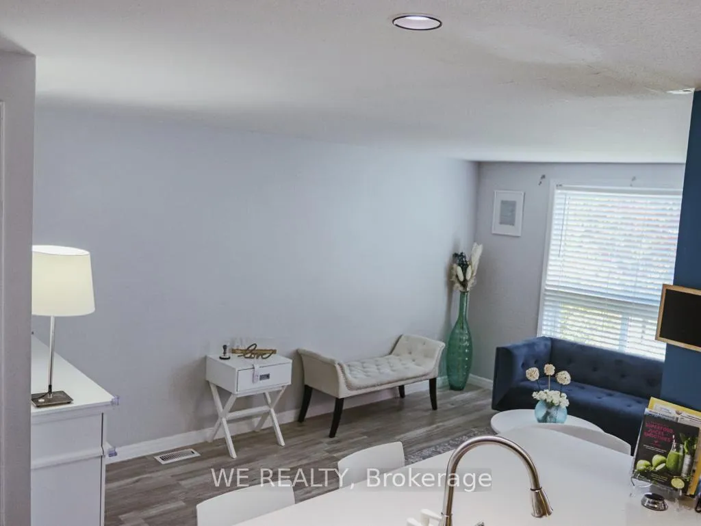 Photo 5 of 500 Highbrook Court, Kitchener — HOMEH