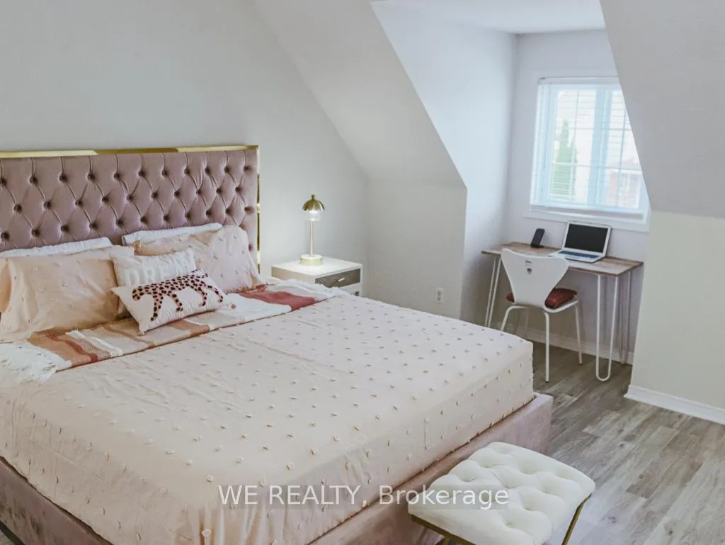 Photo 11 of 500 Highbrook Court, Kitchener — HOMEH