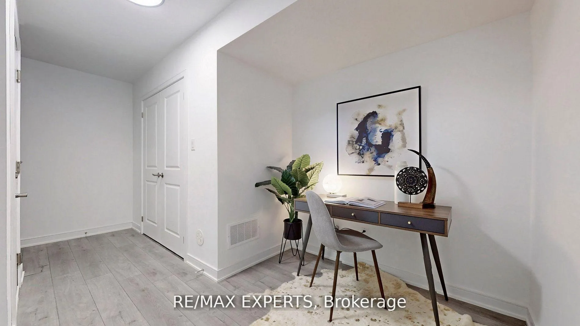 Photo 9 of 22 Spry Lane, Barrie, Innis-Shore — HOMEH