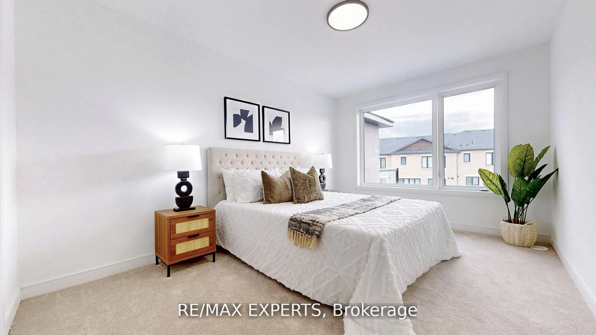 Photo 13 of 22 Spry Lane, Barrie, Innis-Shore — HOMEH