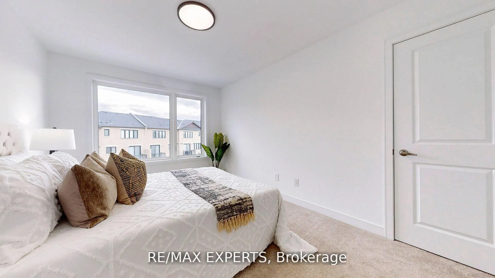 Photo 15 of 22 Spry Lane, Barrie, Innis-Shore — HOMEH