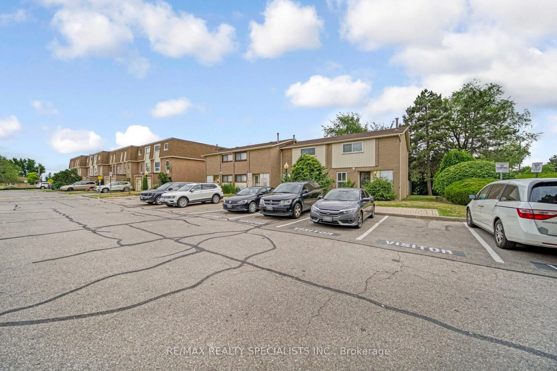 Photo 3 of 1 Craigleigh Crescent, Brampton, Avondale — HOMEH