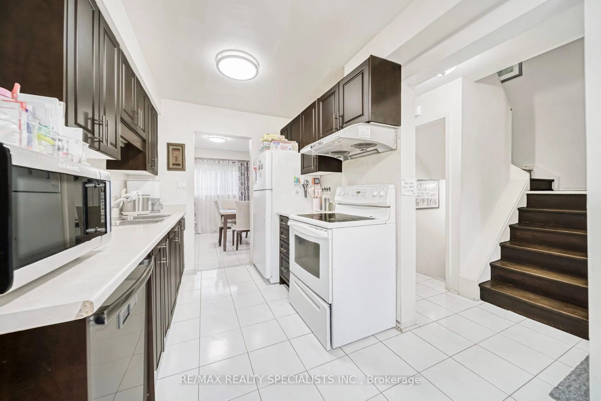 Photo 9 of 1 Craigleigh Crescent, Brampton, Avondale — HOMEH