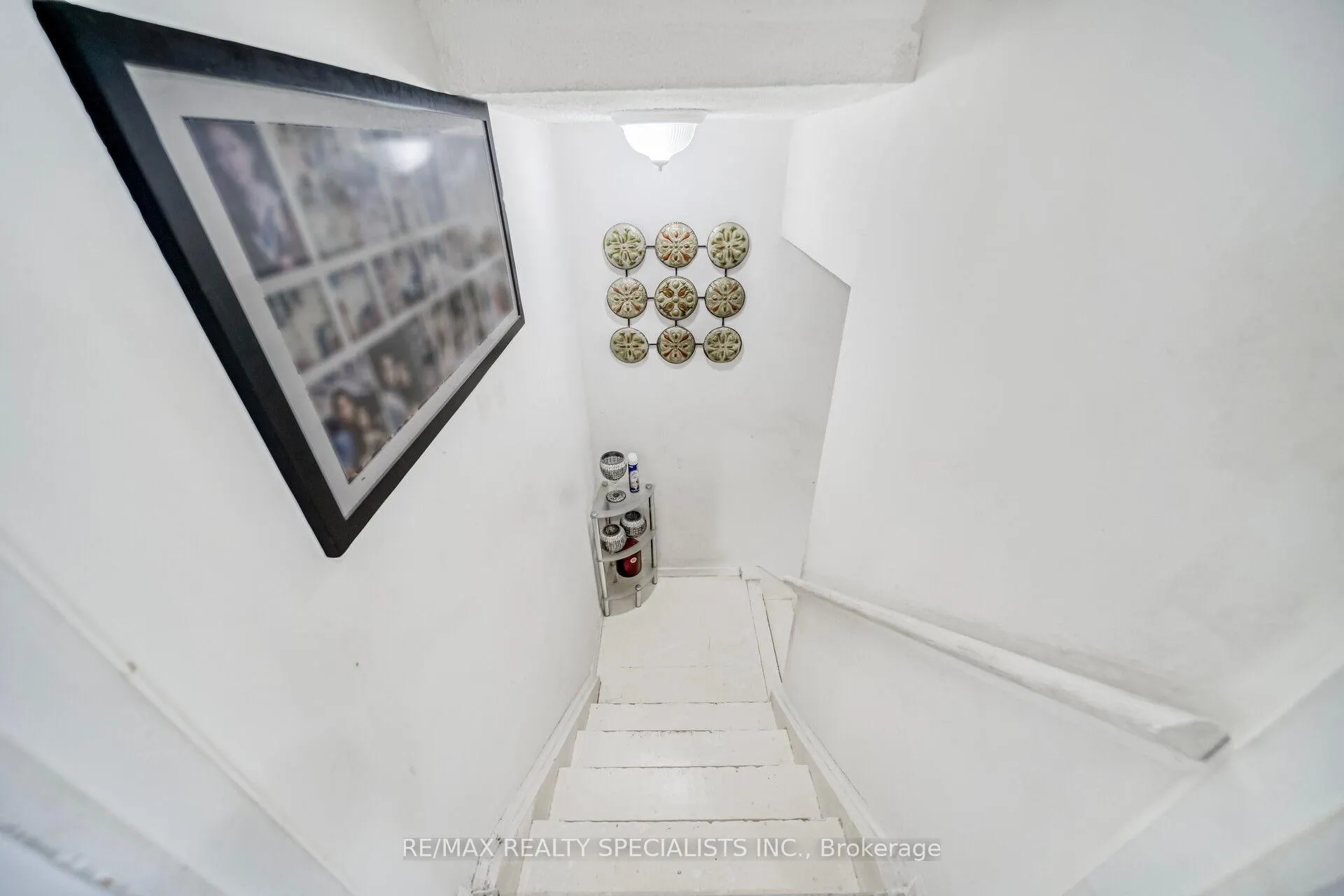 Photo 15 of 1 Craigleigh Crescent, Brampton, Avondale — HOMEH