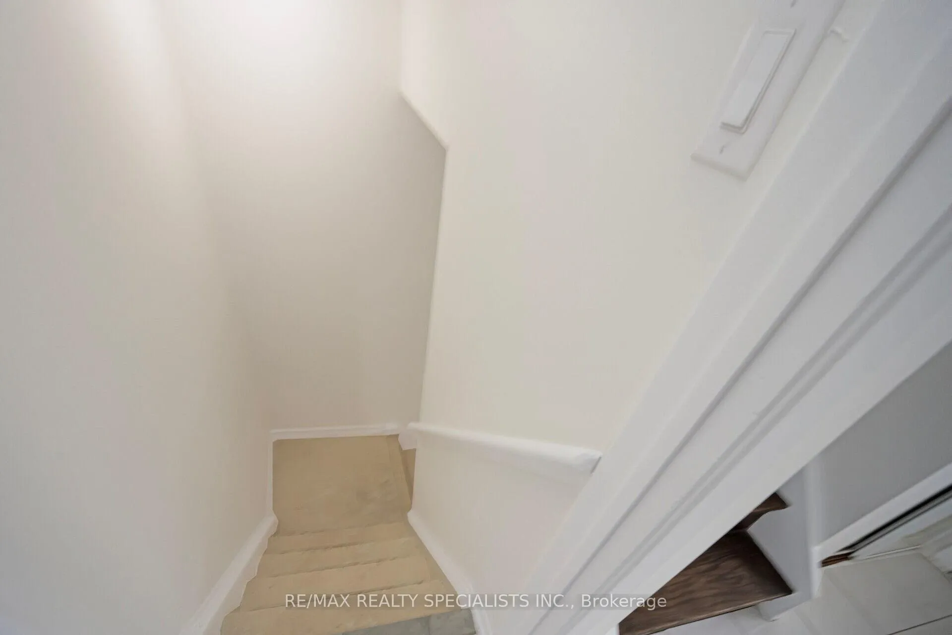 Photo 26 of 1 Craigleigh Crescent, Brampton, Avondale — HOMEH