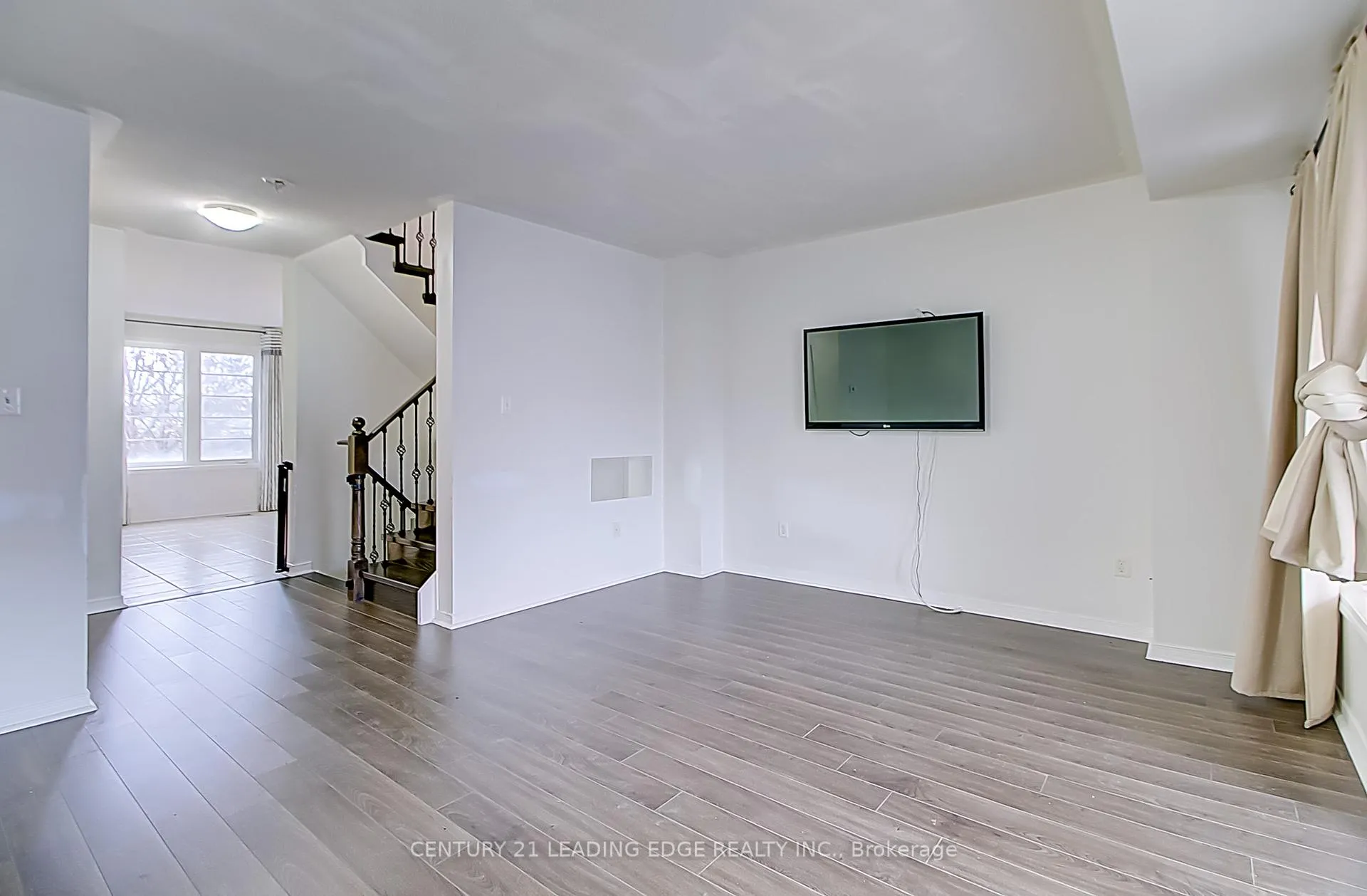 Photo 6 of Unit Upper, 116 Bayly Street W, Ajax, South West — HOMEH