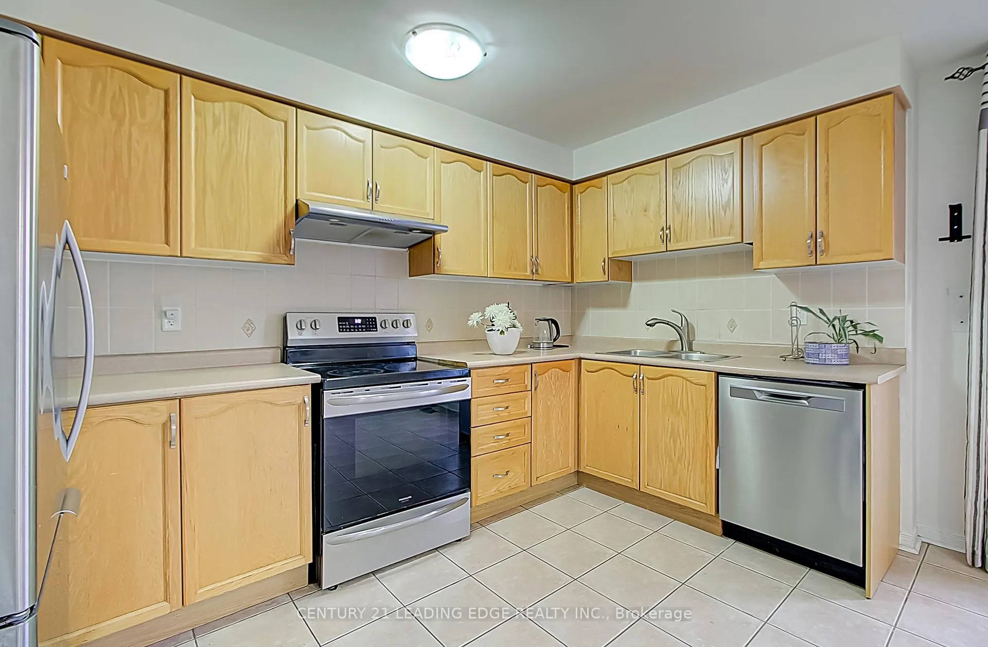 Photo 13 of Unit Upper, 116 Bayly Street W, Ajax, South West — HOMEH