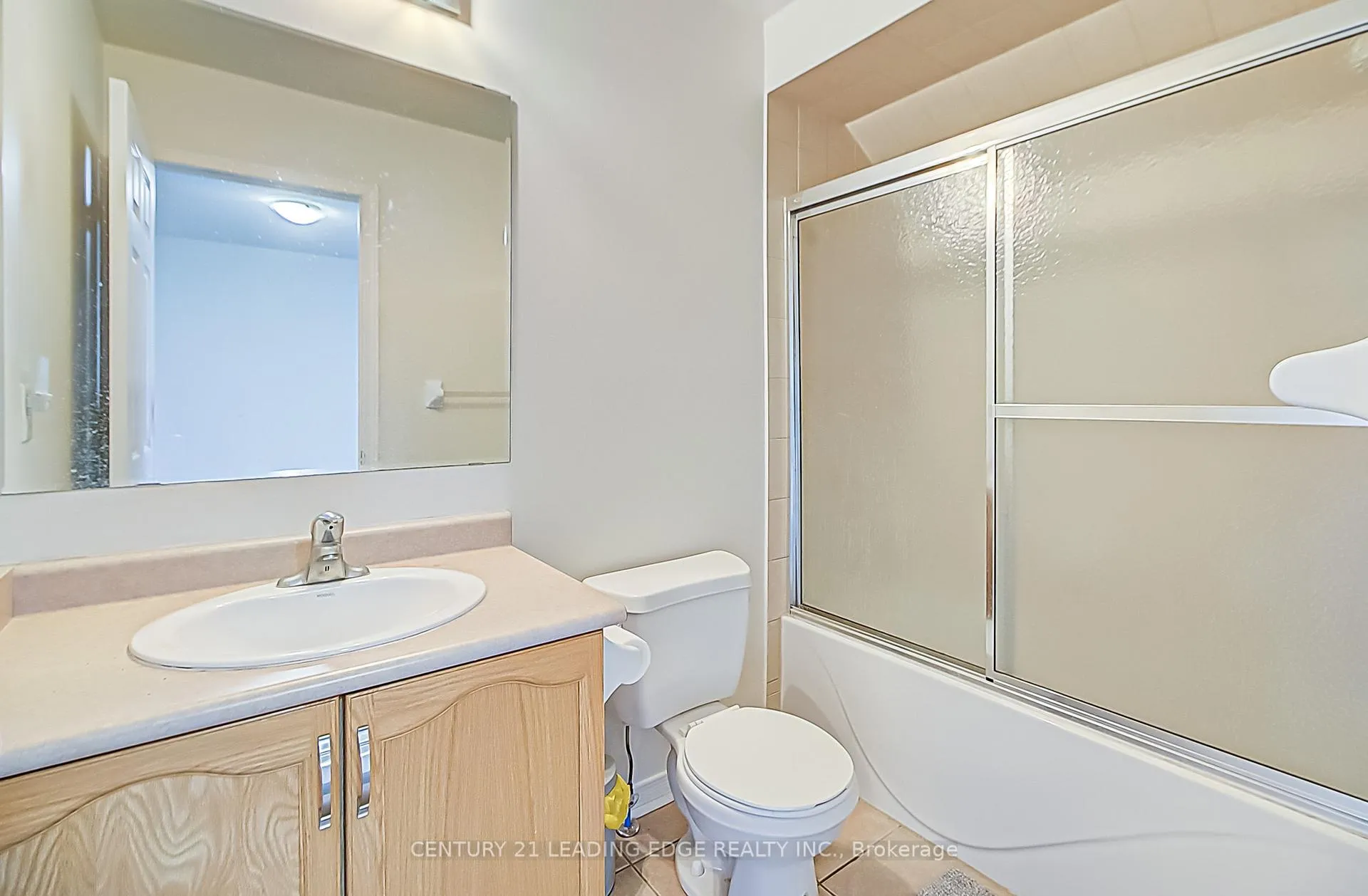 Photo 18 of Unit Upper, 116 Bayly Street W, Ajax, South West — HOMEH