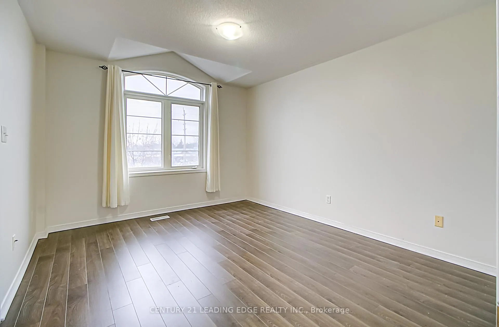 Photo 20 of Unit Upper, 116 Bayly Street W, Ajax, South West — HOMEH