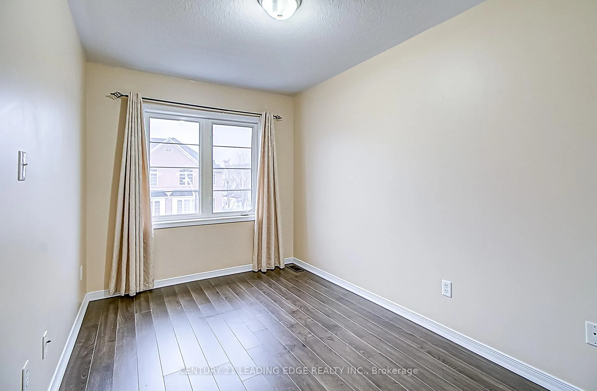 Photo 24 of Unit Upper, 116 Bayly Street W, Ajax, South West — HOMEH