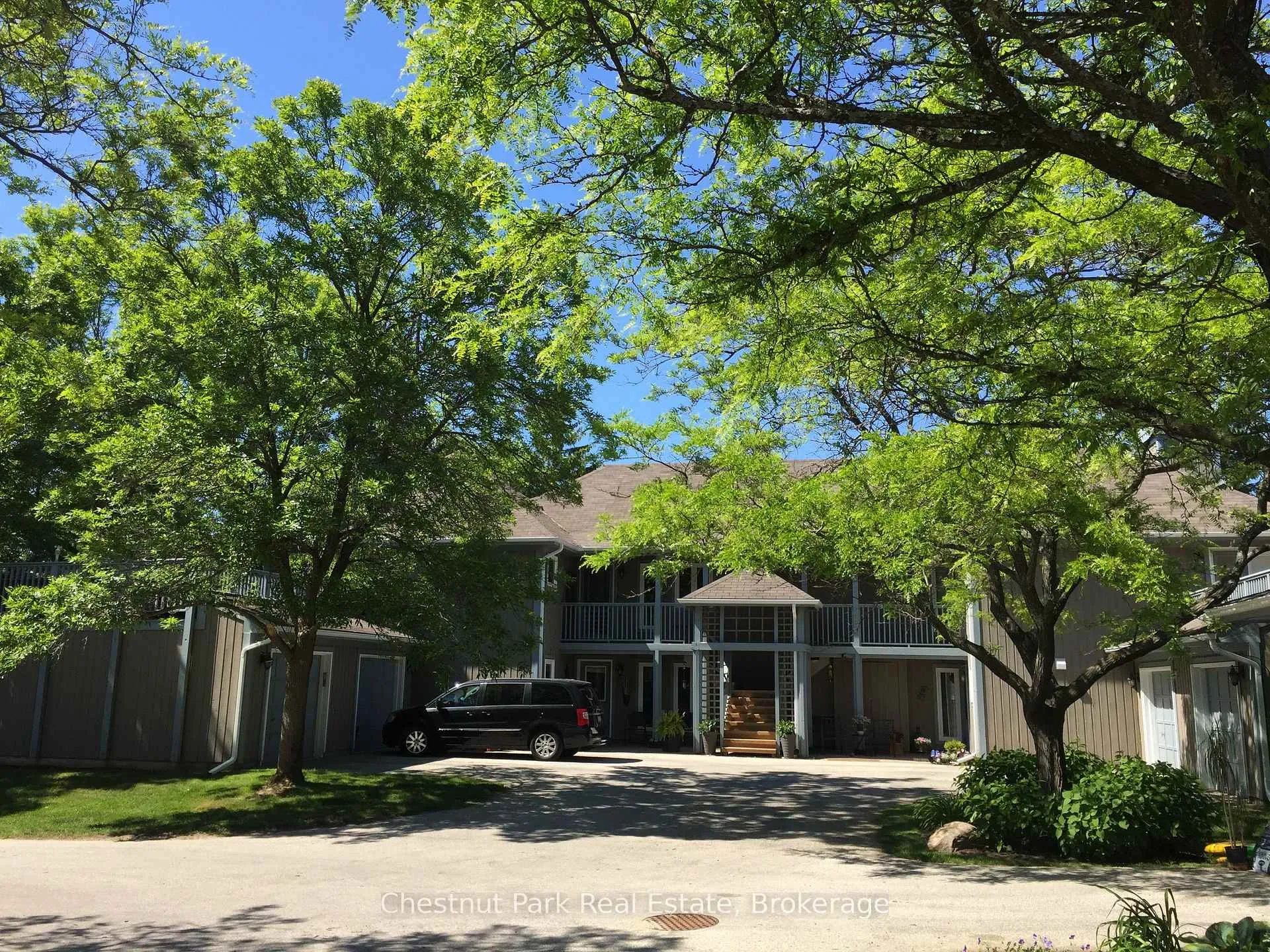 Front of 906 Cedar Pointe Court