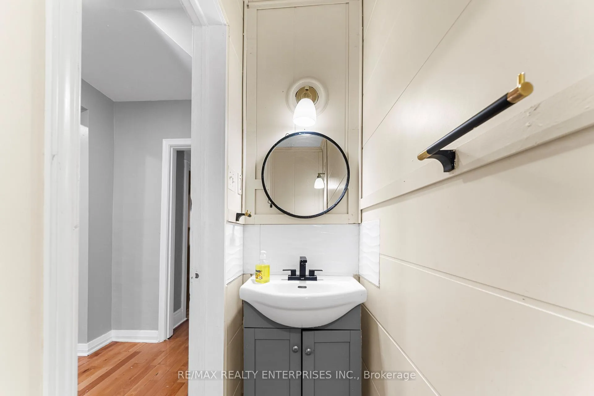 Photo 6 of Unit UPPER, 43 Gage Avenue, Hamilton, Stipley — HOMEH
