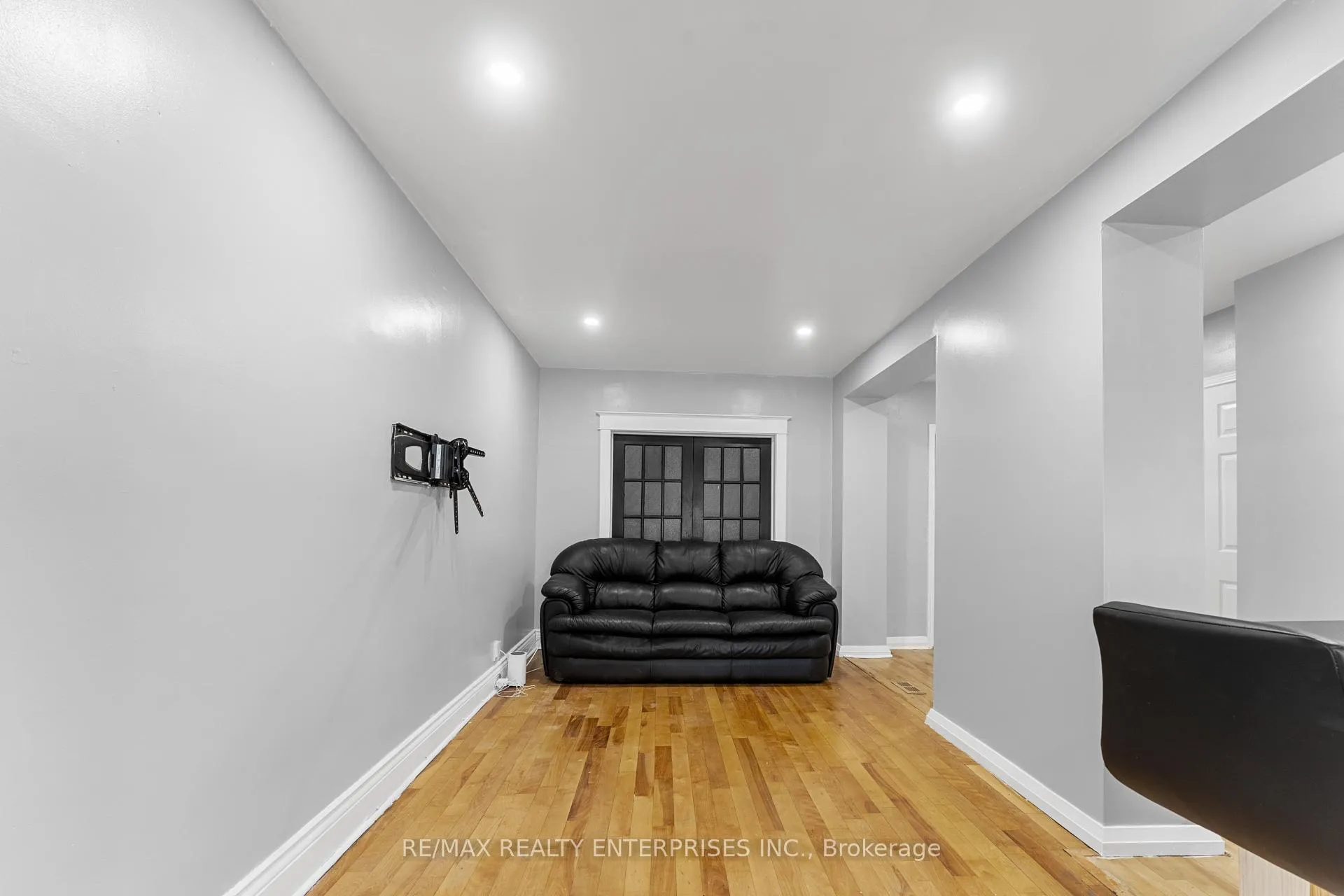 Photo 11 of Unit UPPER, 43 Gage Avenue, Hamilton, Stipley — HOMEH