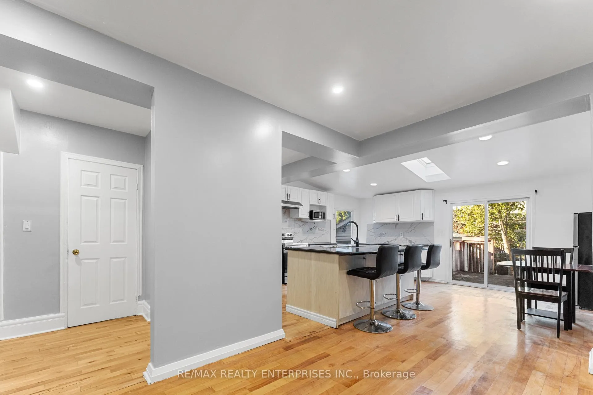 Photo 14 of Unit UPPER, 43 Gage Avenue, Hamilton, Stipley — HOMEH