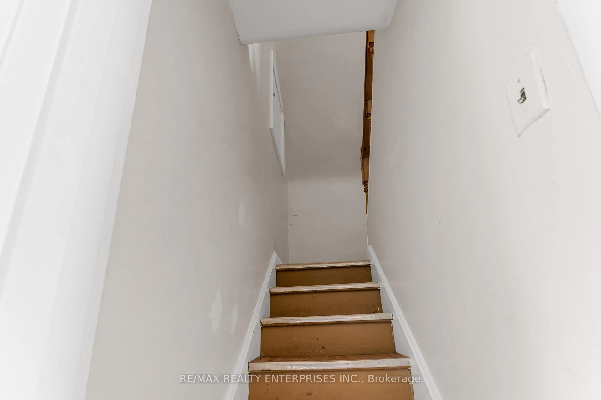 Photo 26 of Unit UPPER, 43 Gage Avenue, Hamilton, Stipley — HOMEH