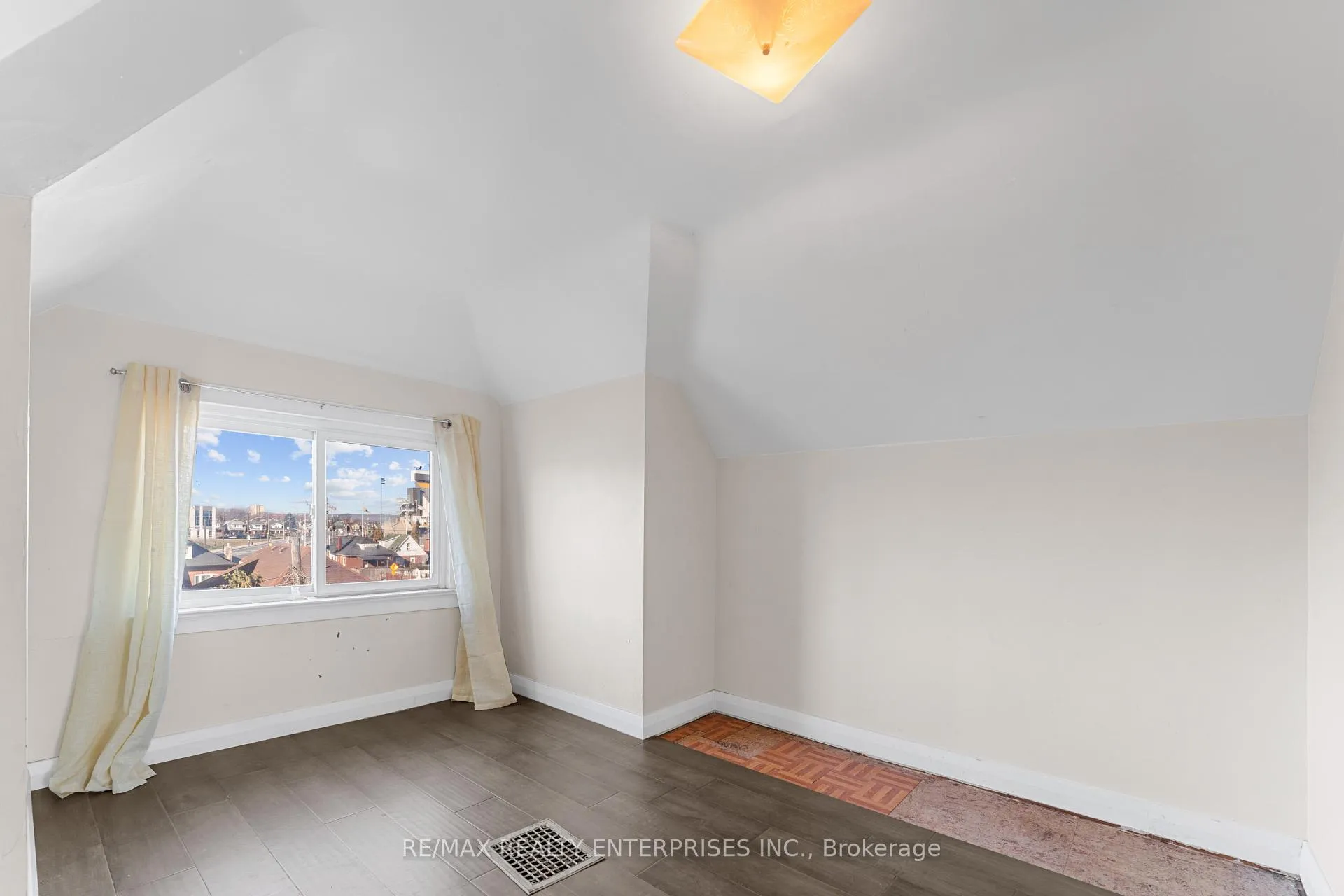 Photo 29 of Unit UPPER, 43 Gage Avenue, Hamilton, Stipley — HOMEH