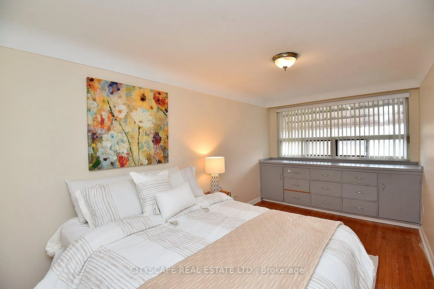 Photo 11 of 214 Sherman Avenue N, Hamilton, Gibson — HOMEH