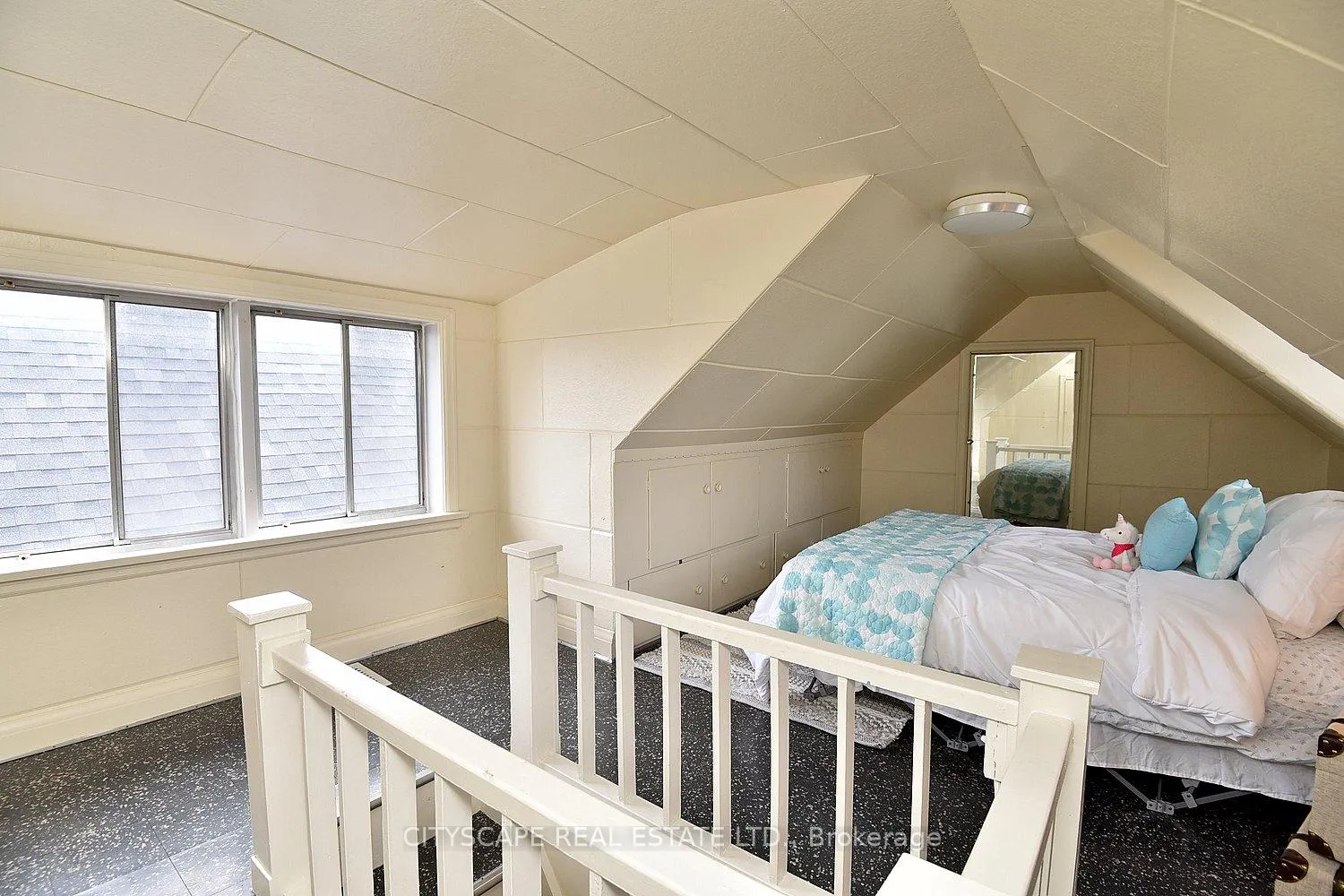 Photo 14 of 214 Sherman Avenue N, Hamilton, Gibson — HOMEH
