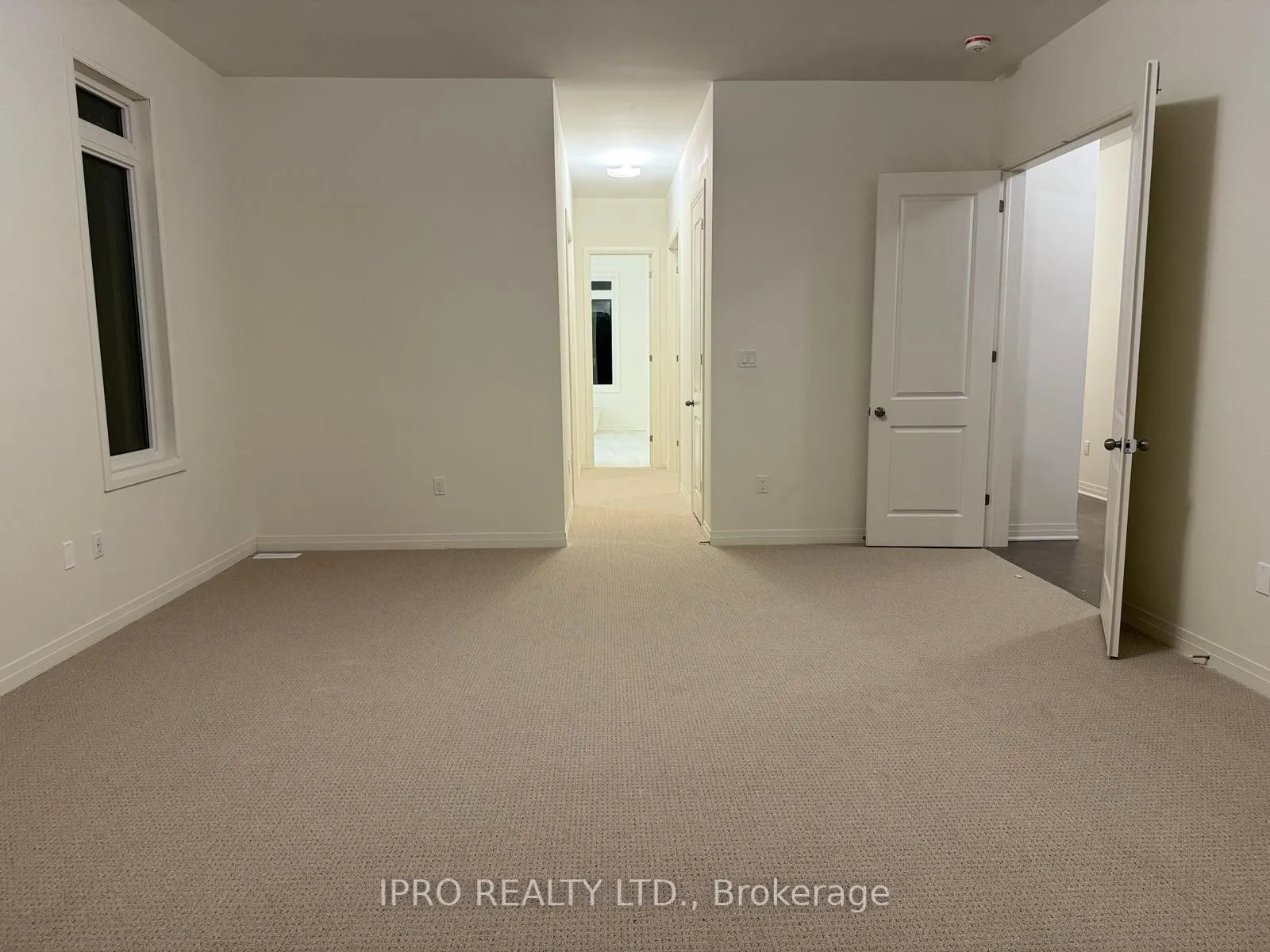 Photo 6 of 2 Clipper Lane, Clarington, Bowmanville — HOMEH