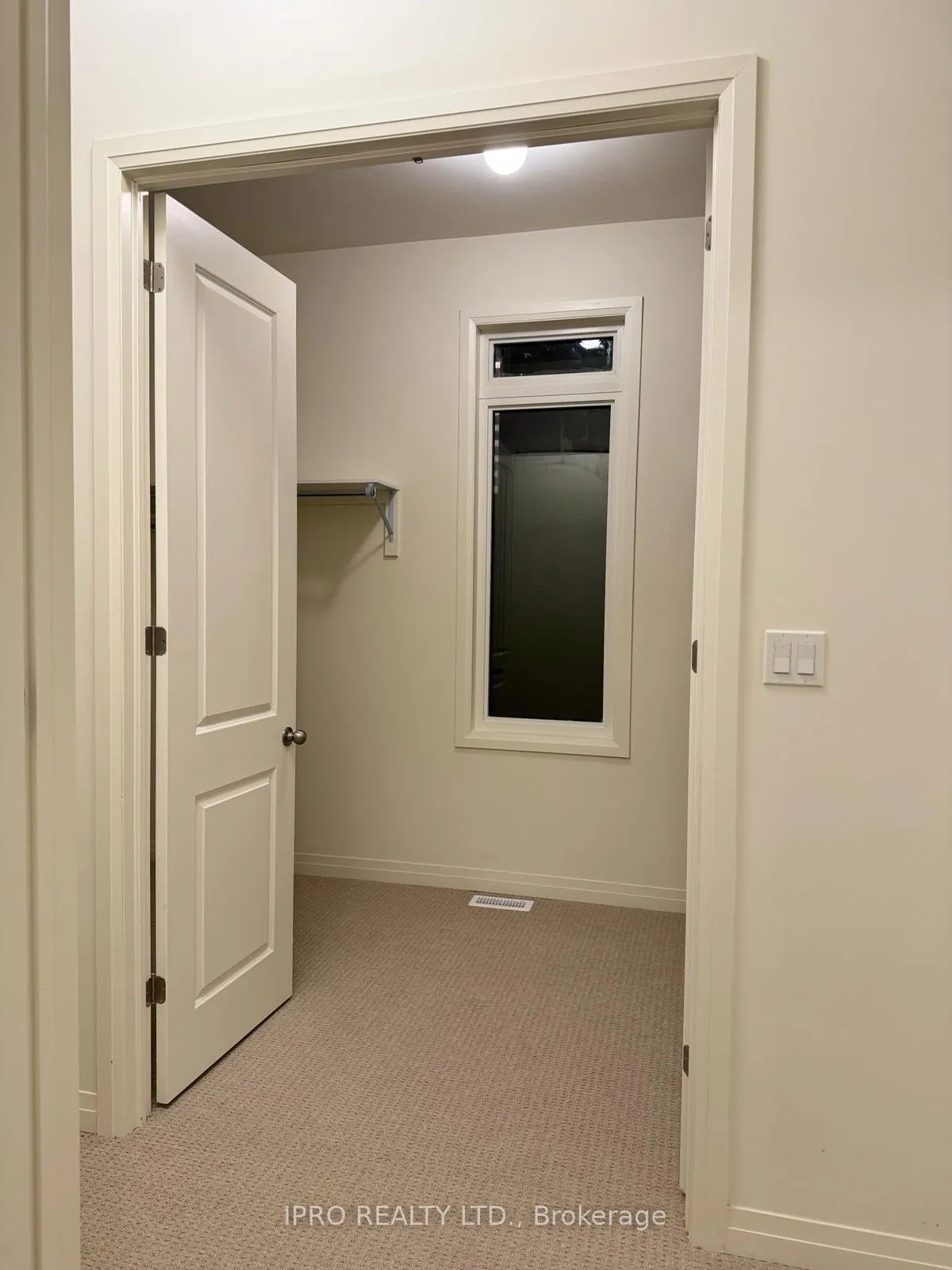 Photo 14 of 2 Clipper Lane, Clarington, Bowmanville — HOMEH