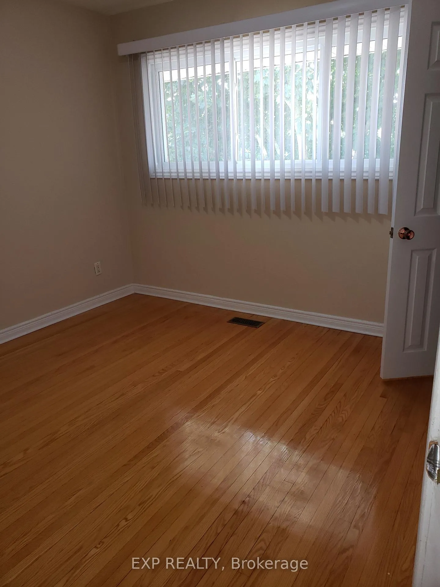 Photo 8 of 112 Heiman Street, Kitchener — HOMEH