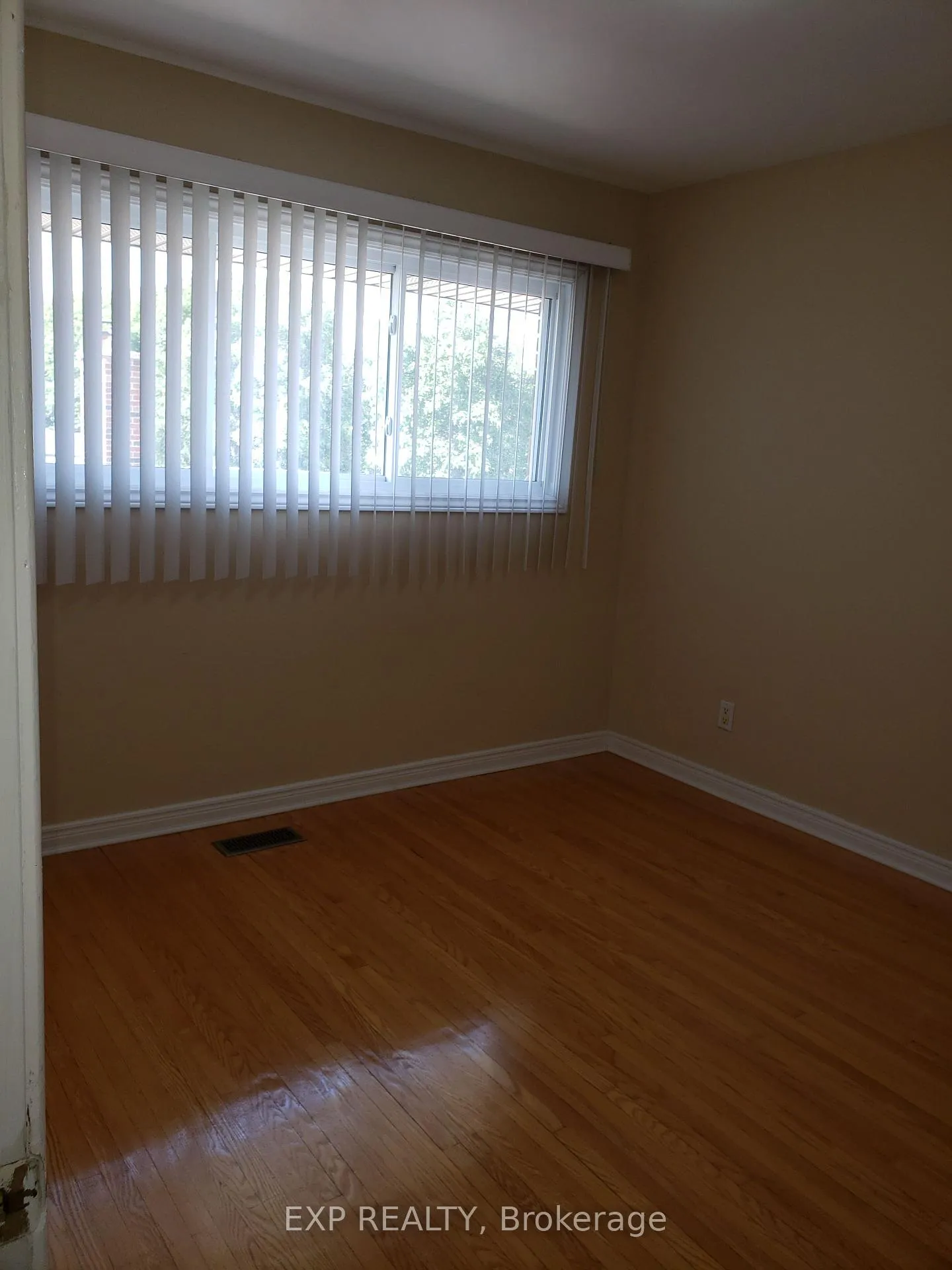 Photo 9 of 112 Heiman Street, Kitchener — HOMEH