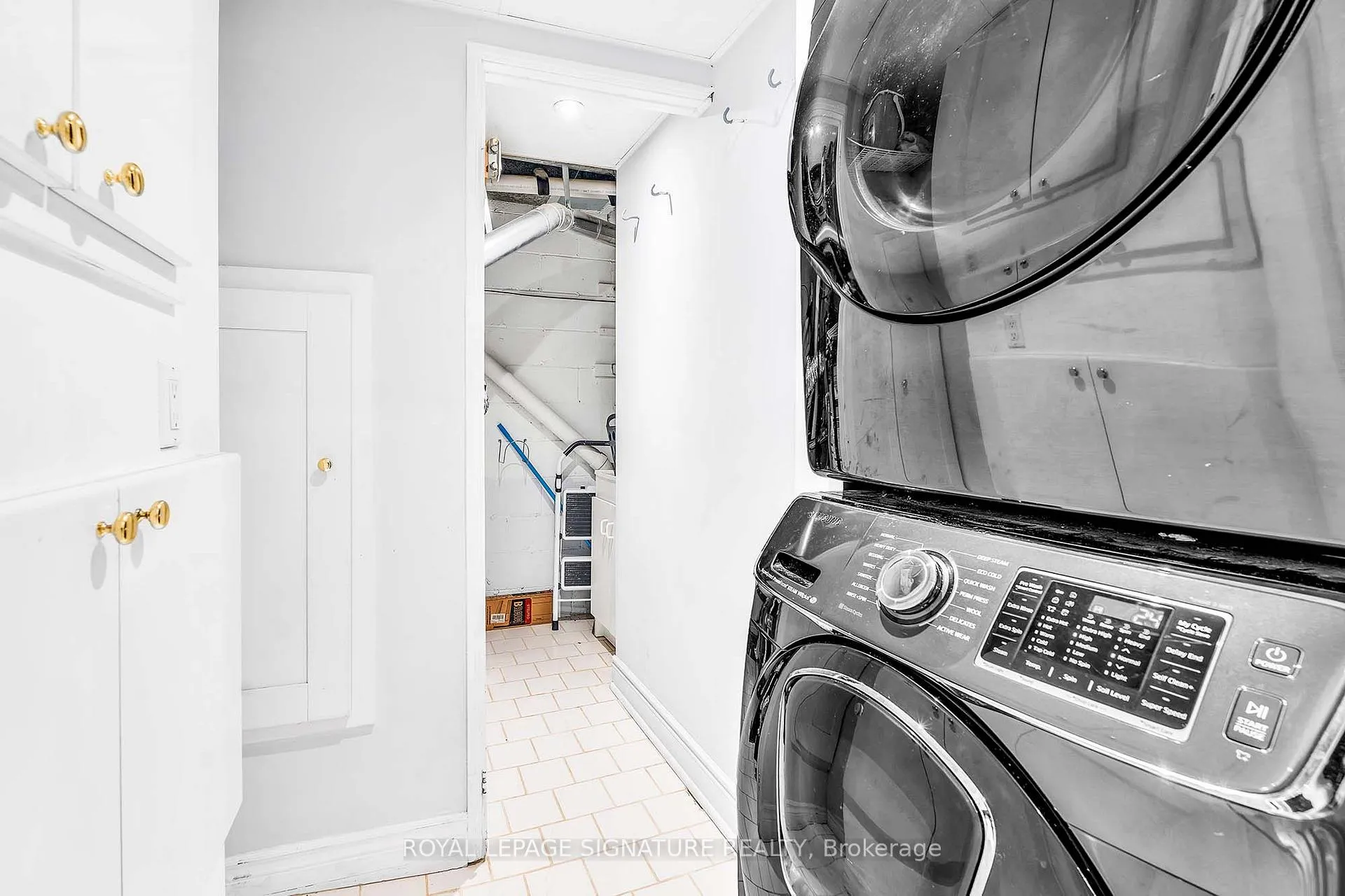 Photo 7 of 14 Poplar Crescent, Aurora, Aurora Highlands — HOMEH