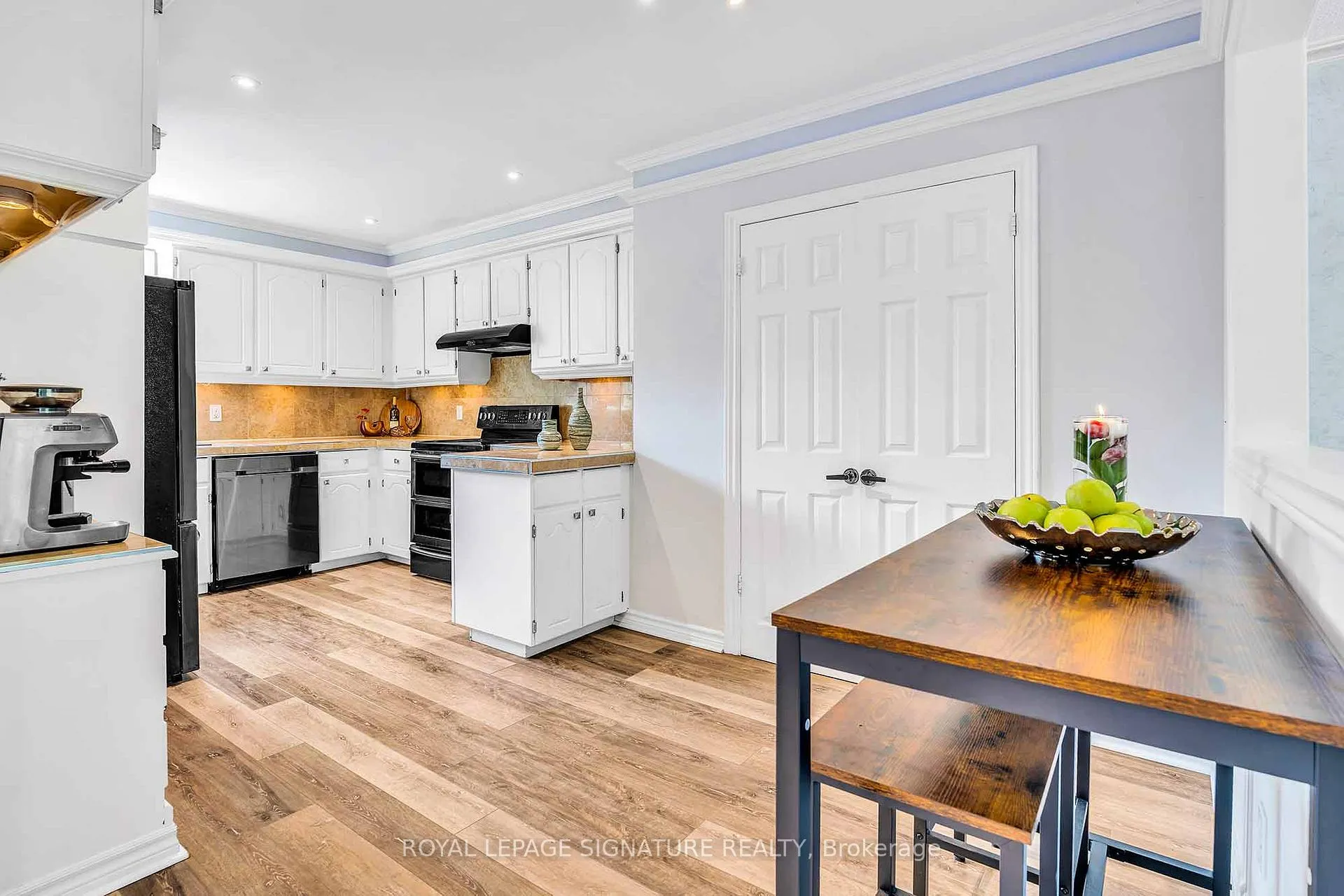 Photo 14 of 14 Poplar Crescent, Aurora, Aurora Highlands — HOMEH