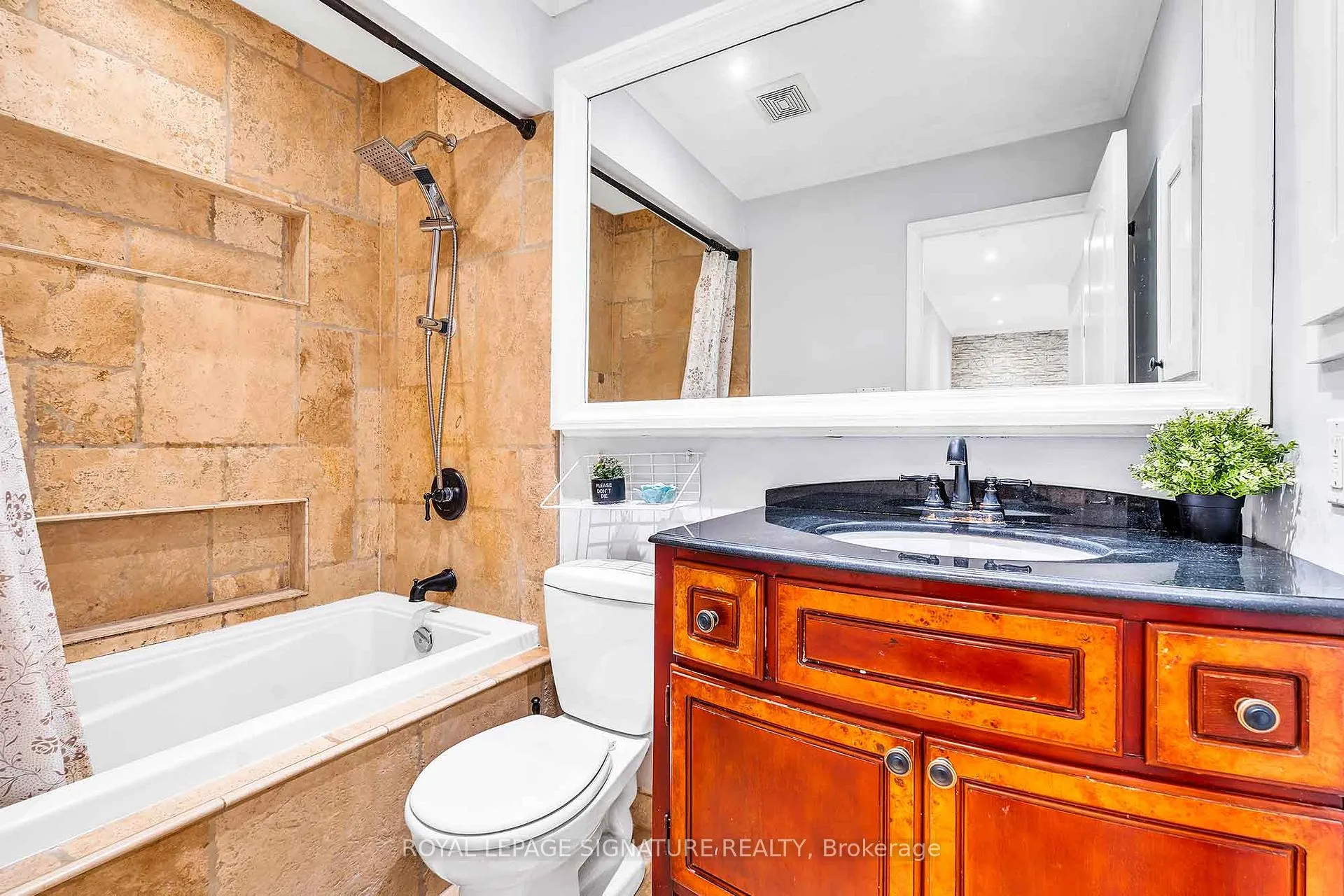 Photo 31 of 14 Poplar Crescent, Aurora, Aurora Highlands — HOMEH